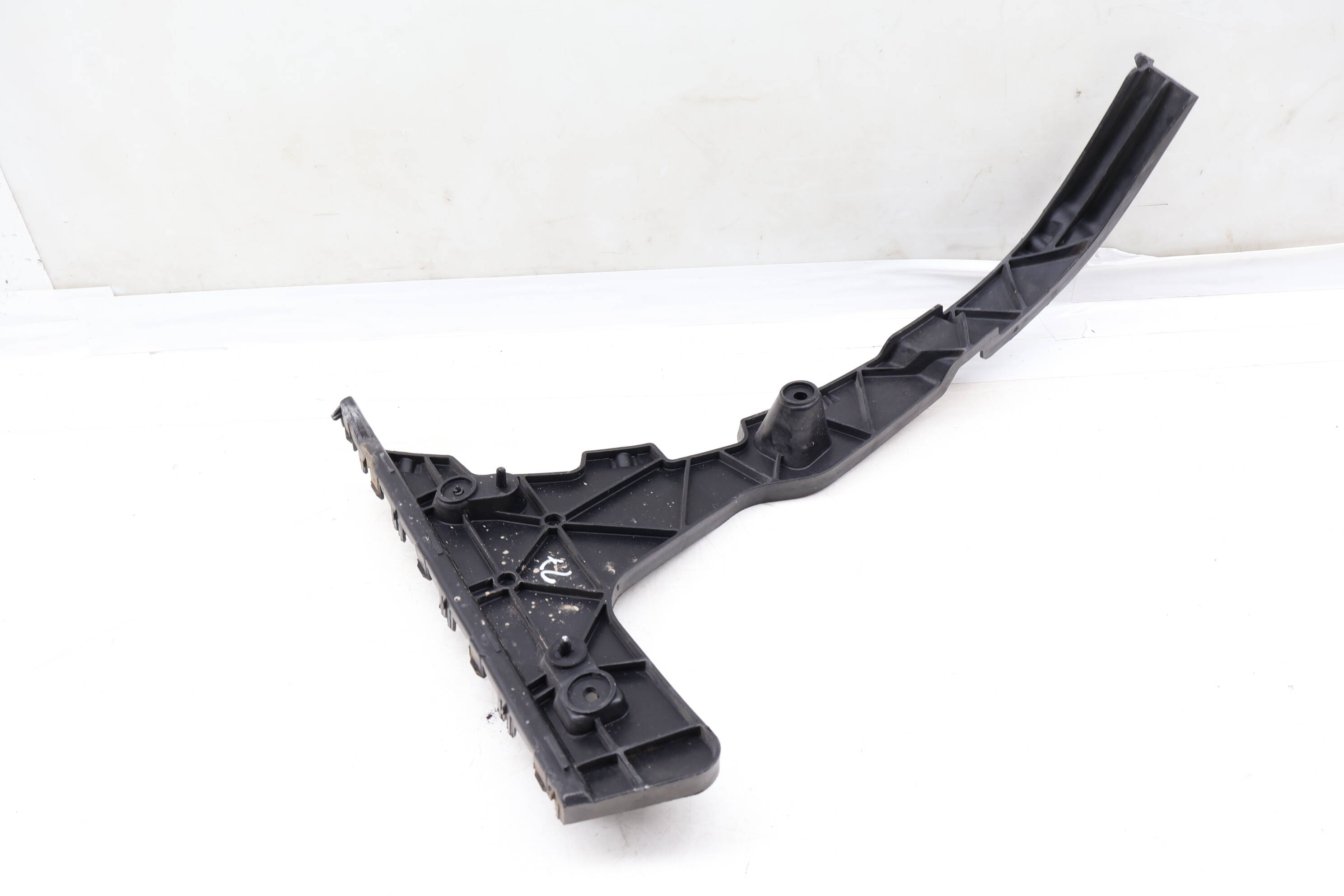 Bumper Guide / Bracket 8R0807453B