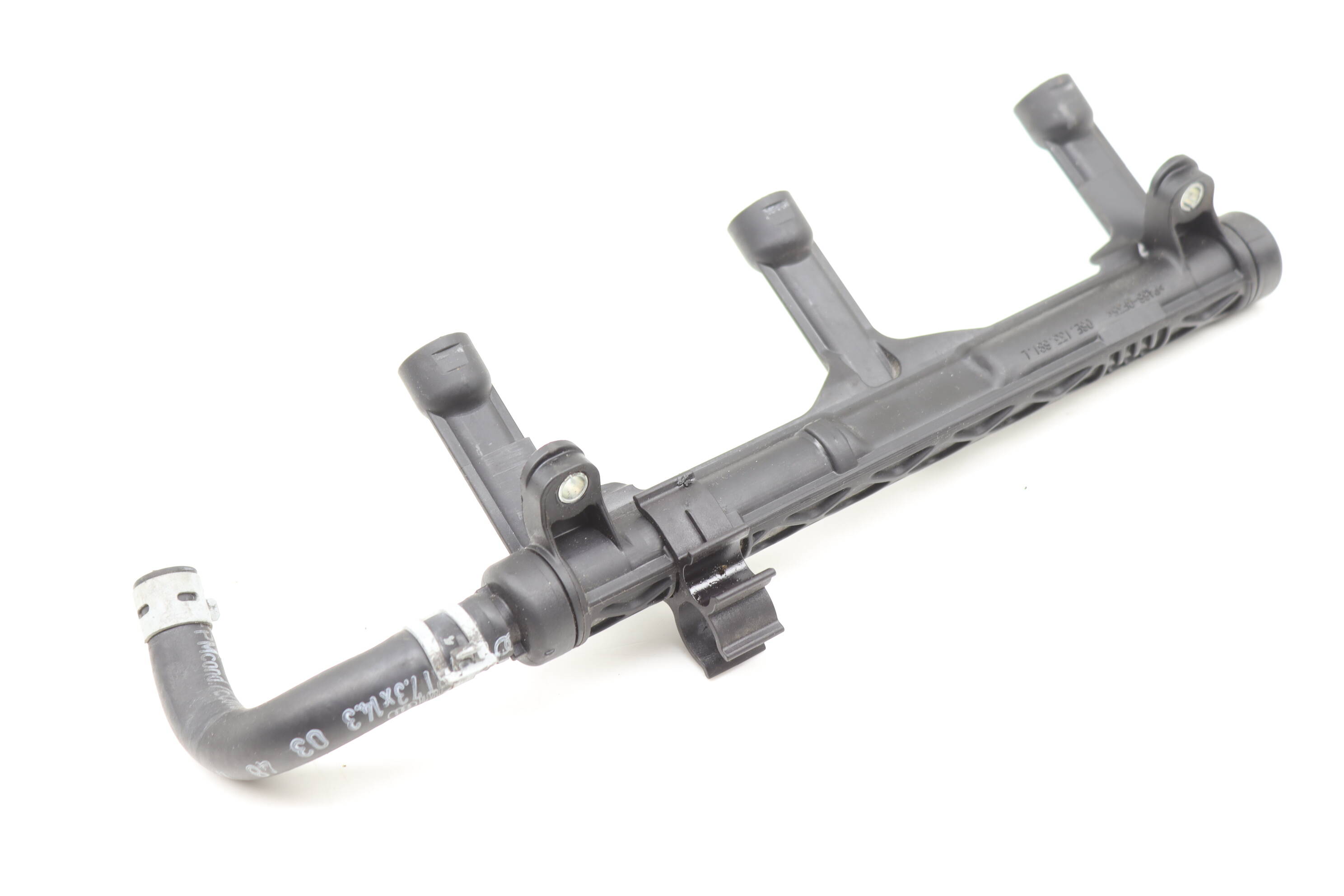 Fuel Injector Rail / Tube 06E133681L