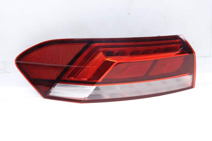 Outer Led Tail Light / Lamp 561945095R main product photo