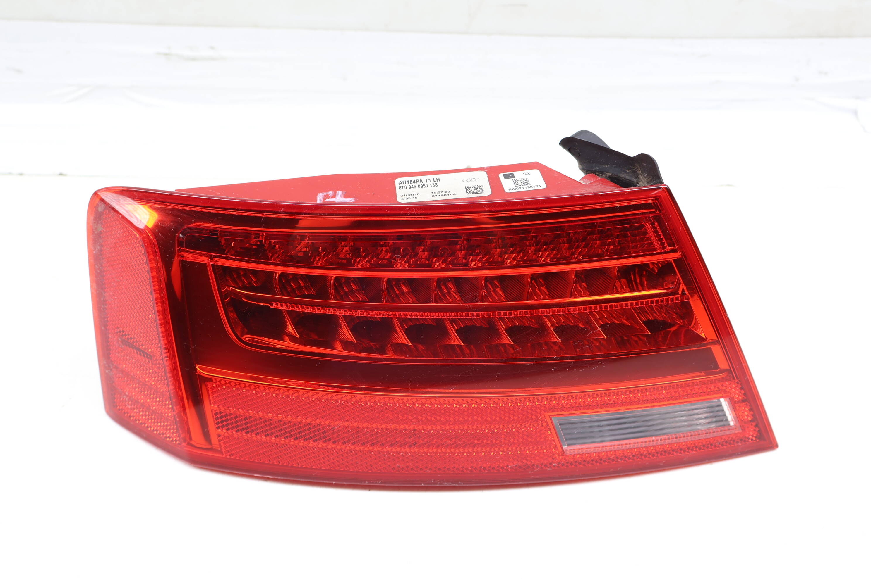 Outer Led Tail Light / Lamp 8T0945095J