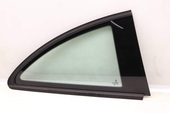 Side Quarter Window / Glass 5C5845042M main product photo