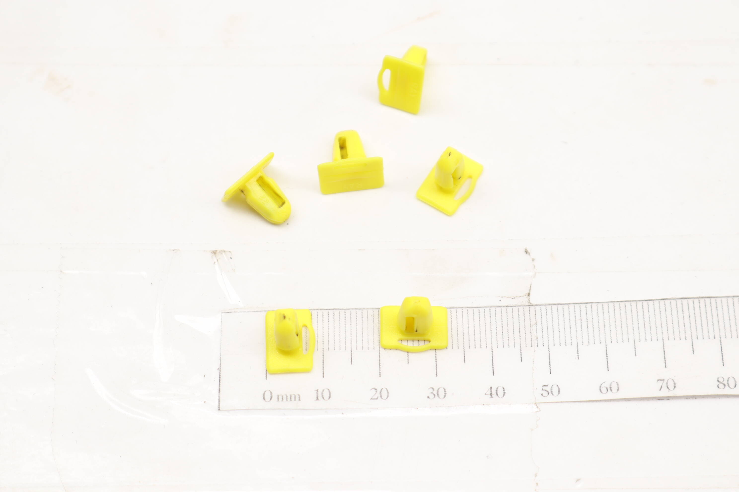 Door&#x20;Sill&#x20;Cover&#x20;Clip&#x20;&#x2F;&#x20;Fastener&#x20;Set&#x20;&#x28;6&#x29;&#x20;51471840960