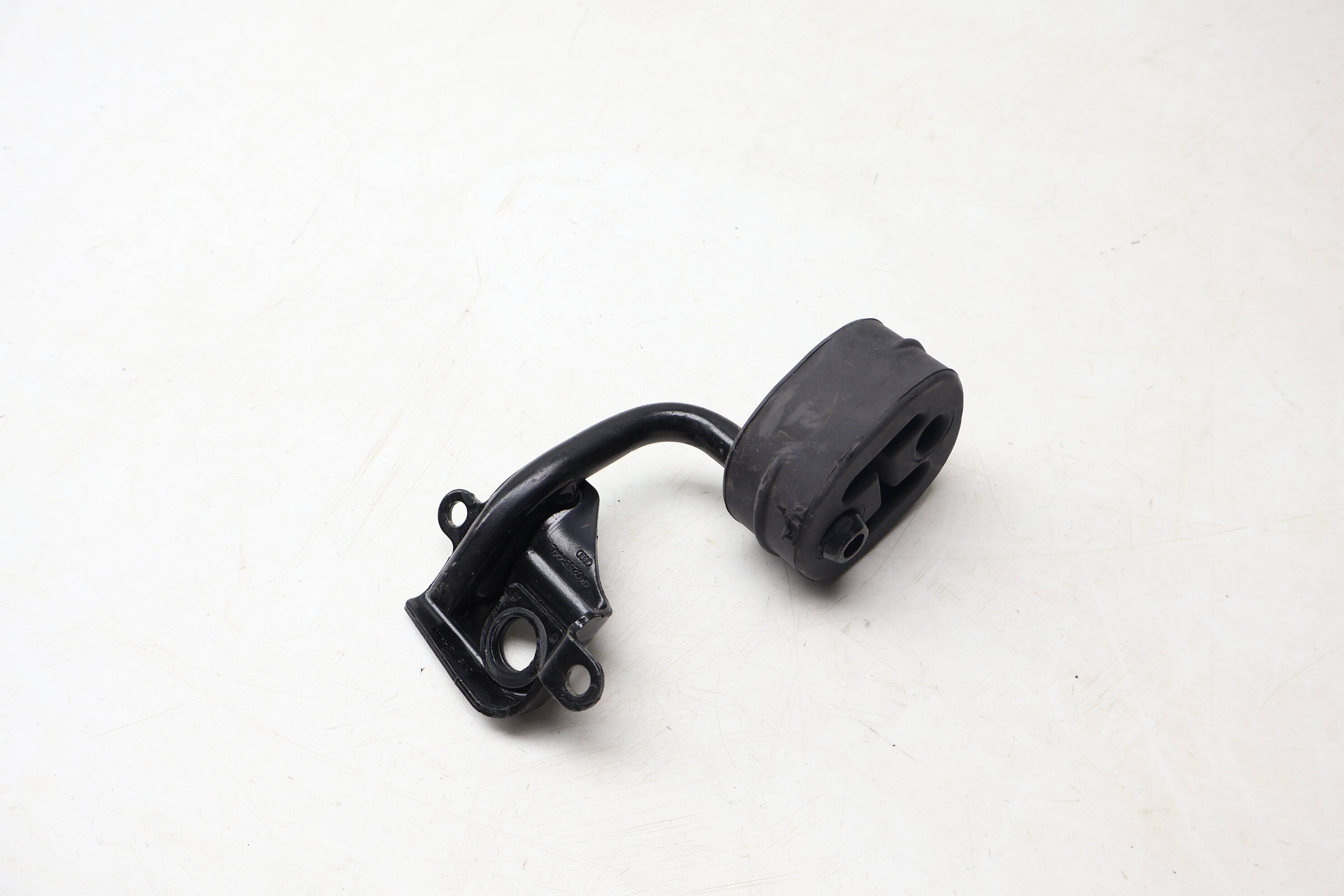 Exhaust Hanger / Mount Bracket 4M0253144L PAB25314410