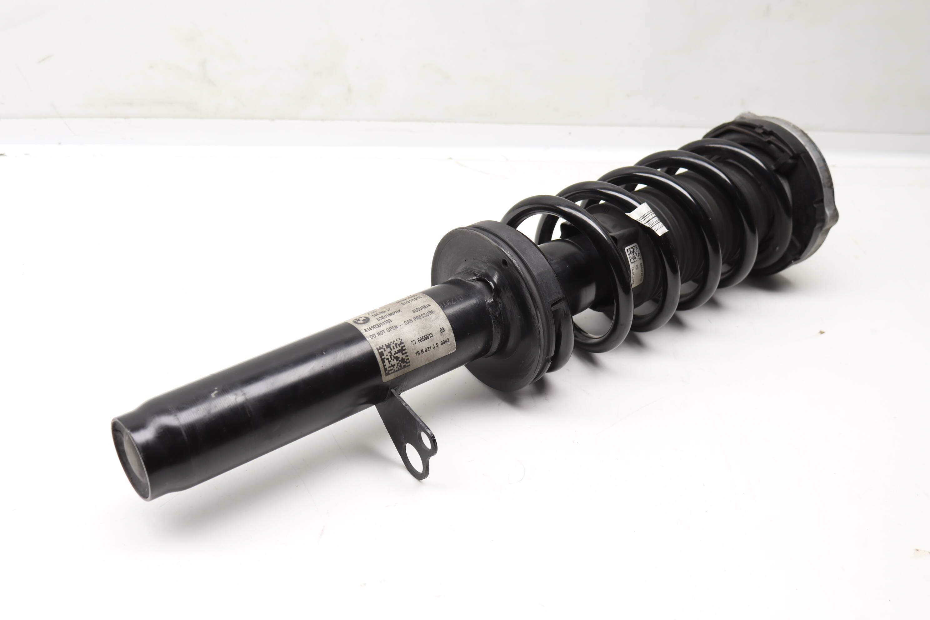BMW Front Left Strut Shock / Spring Assembly 31316866613