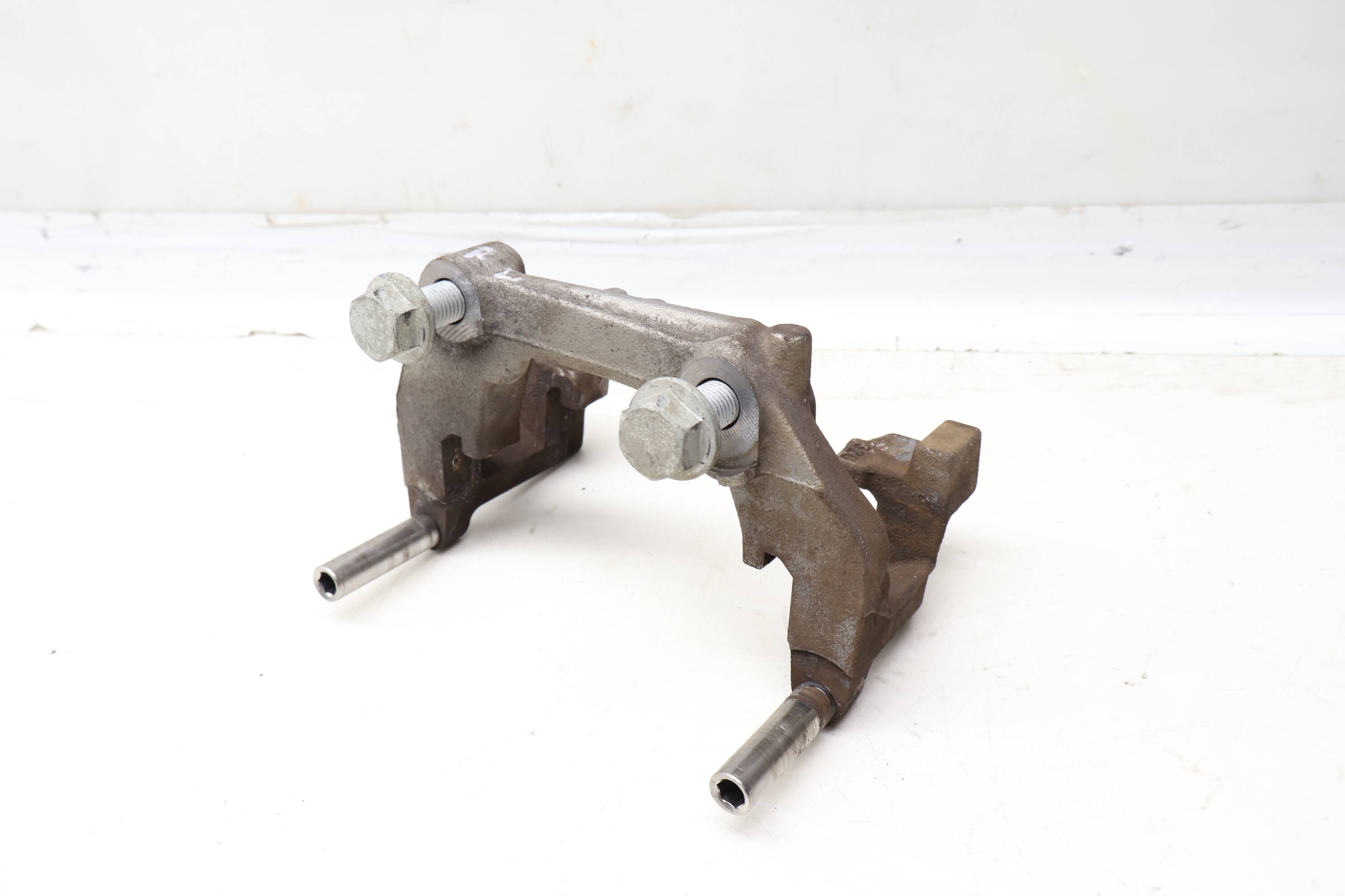Brake&#x20;Caliper&#x20;Carrier&#x20;&#x2F;&#x20;Bracket&#x20;2534230106