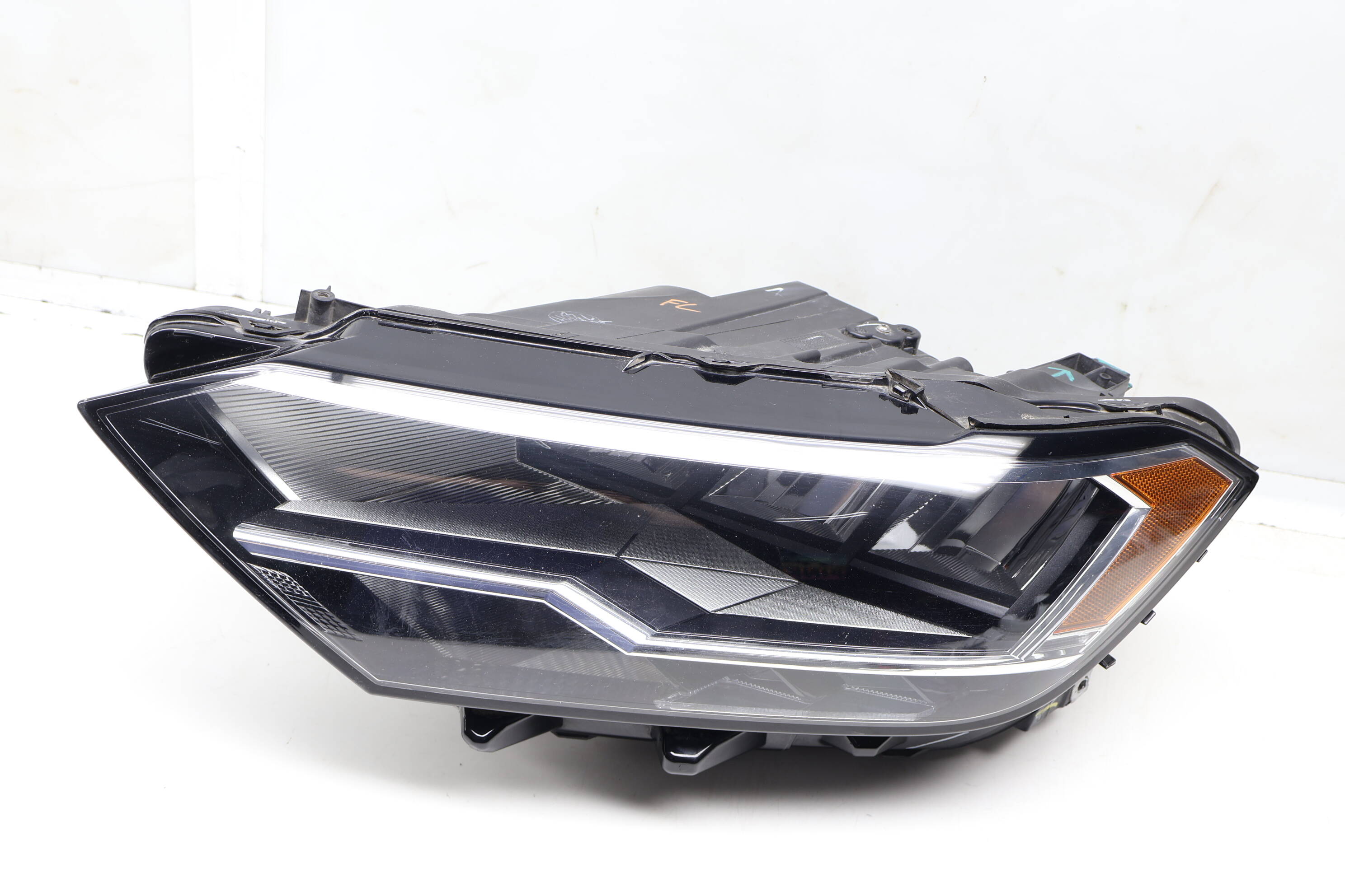 Led Headlight / Headlamp 17A941035E
