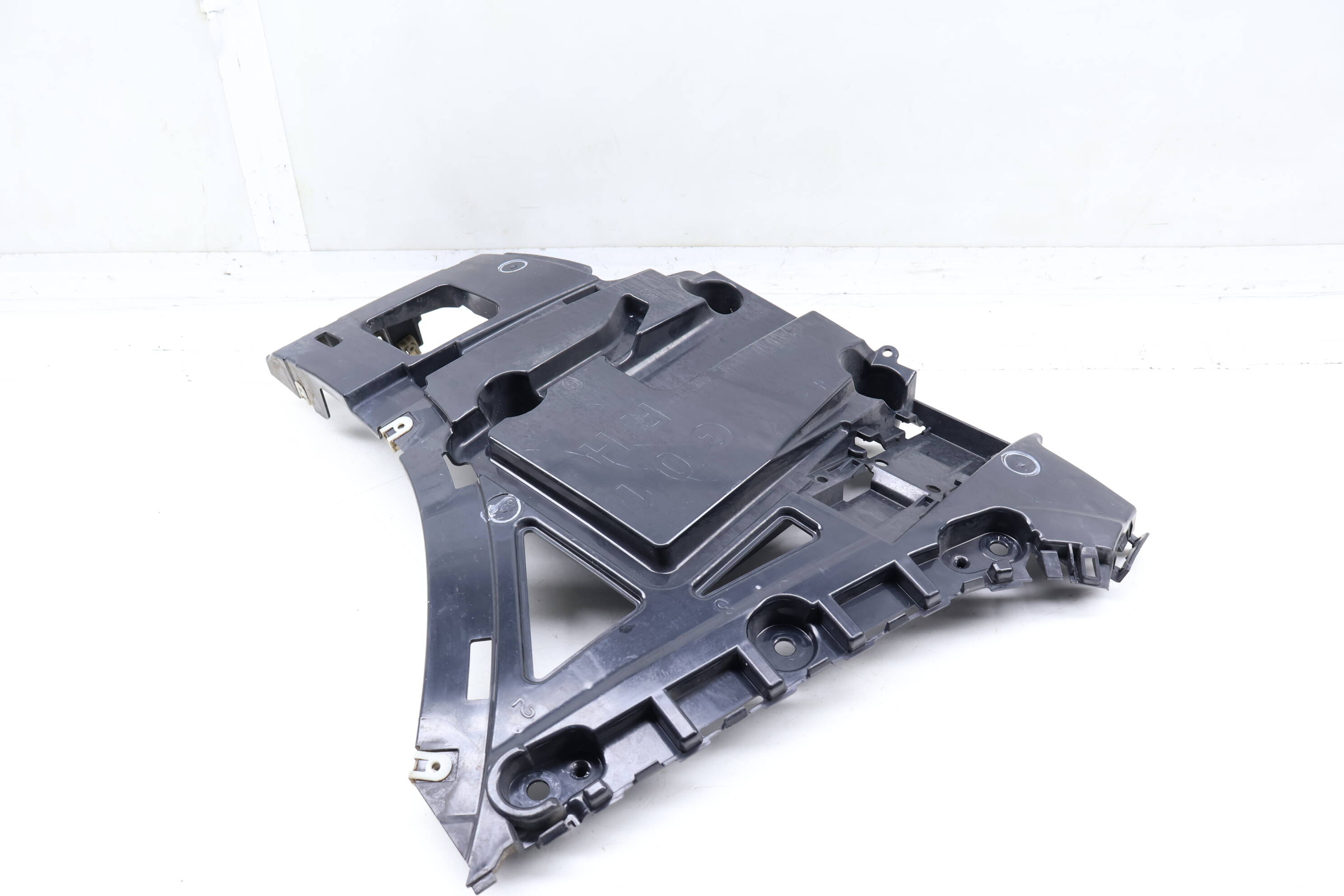 Side Bumper Guide / Mount Bracket 51127400668