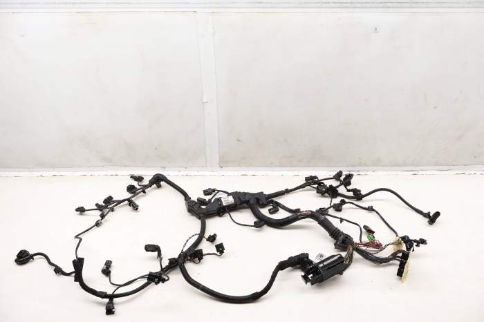 Engine Wire / Wiring Harness 12518579348 main product photo
