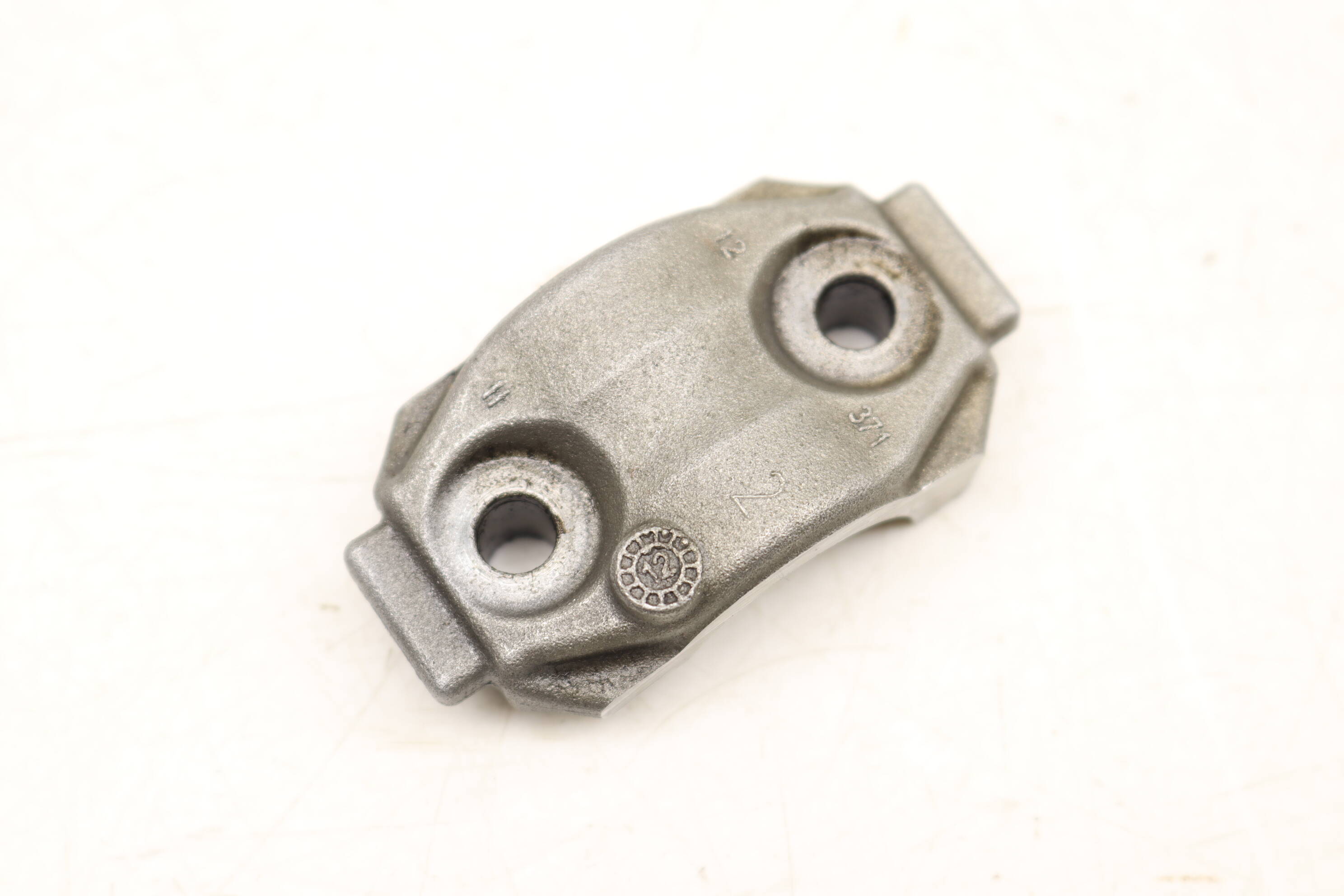 Engine&#x20;Cam&#x20;&#x2F;&#x20;Camshaft&#x20;Bearing&#x20;Cap&#x20;&#x28;2&#x29;