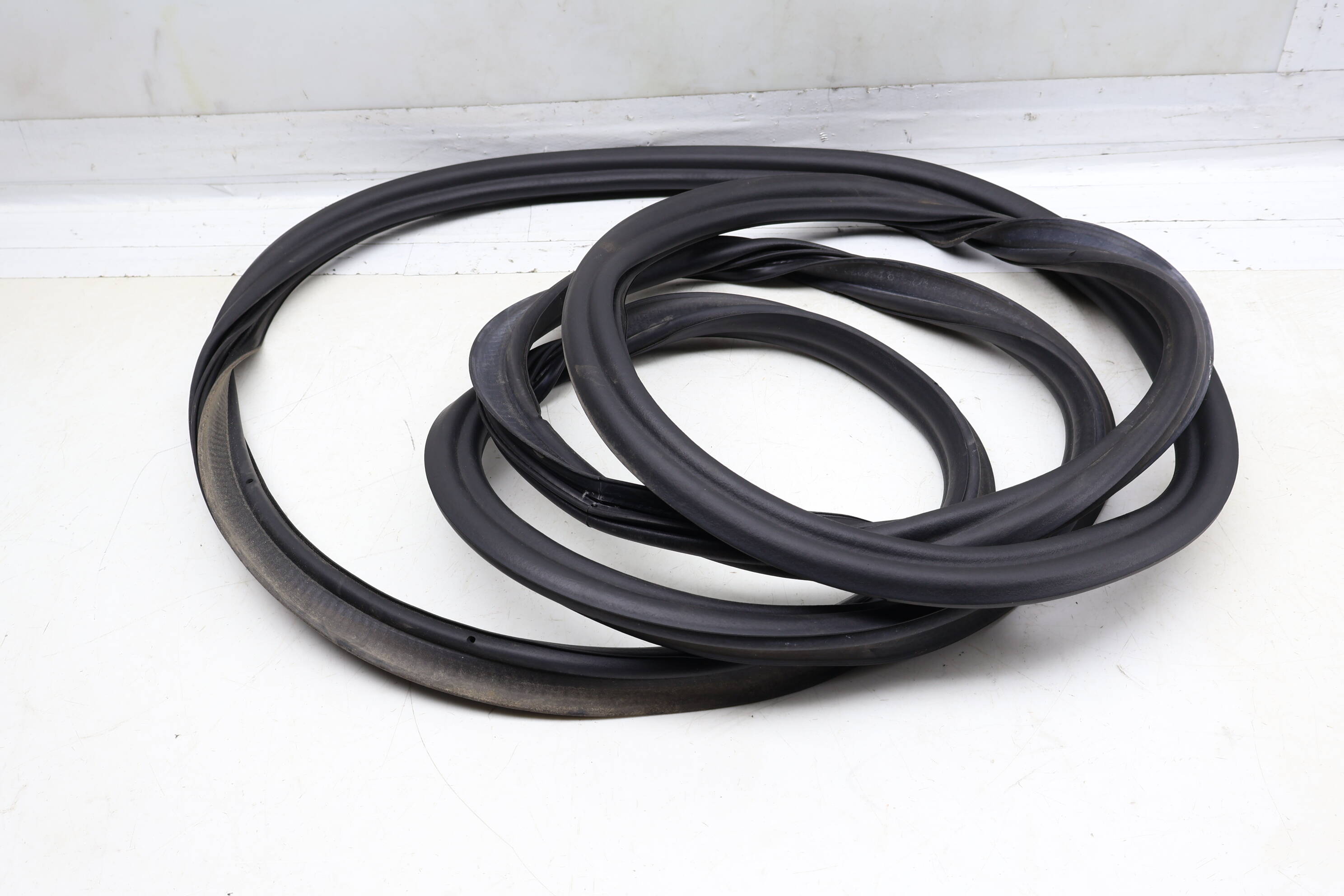 Trunk Hatch Seal / Weather Stripping 3CM827705A