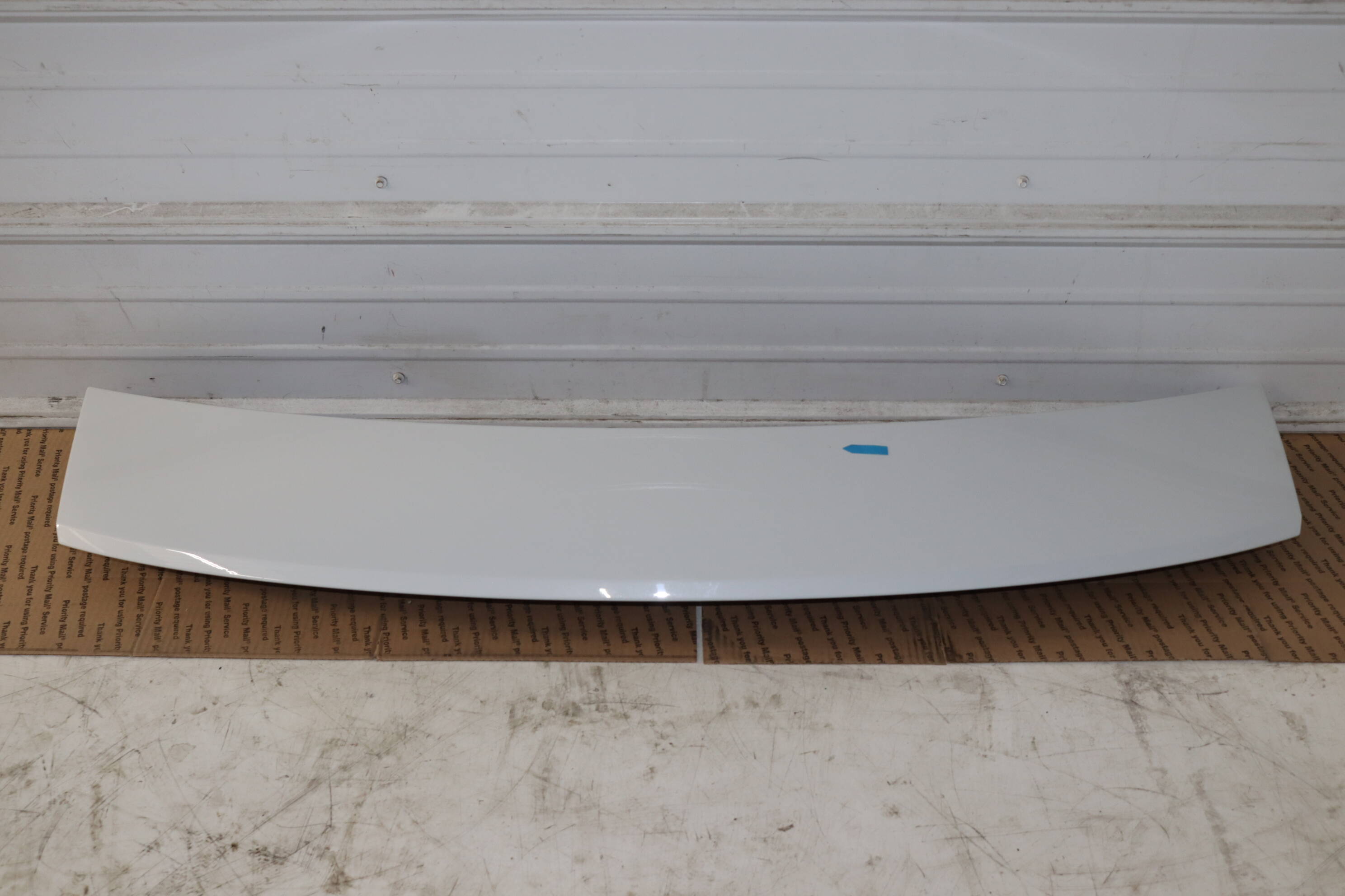 Hatch / Trunk Lid Spoiler 9J1827932A