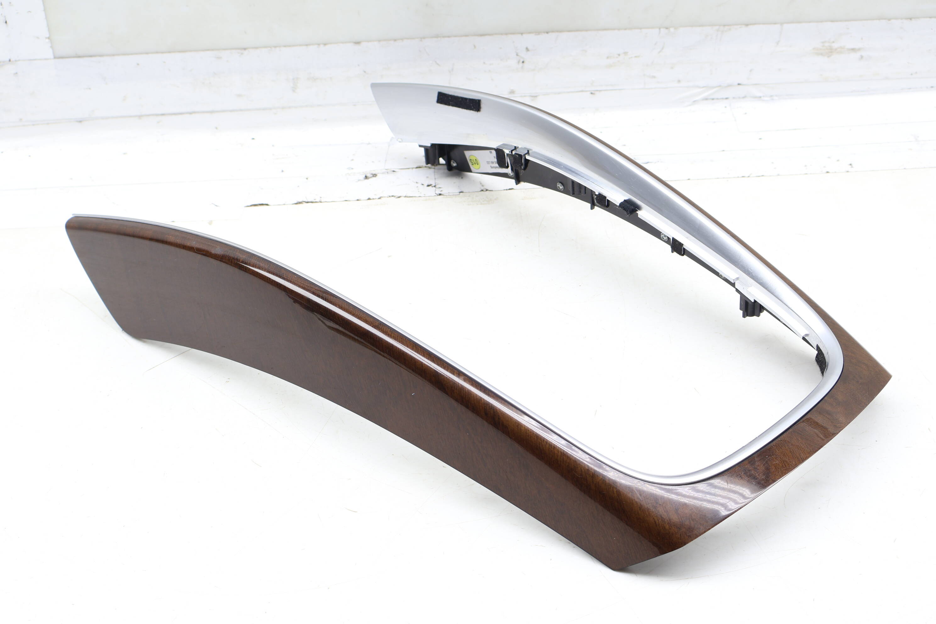 Center Console Trim 8R0863305AB