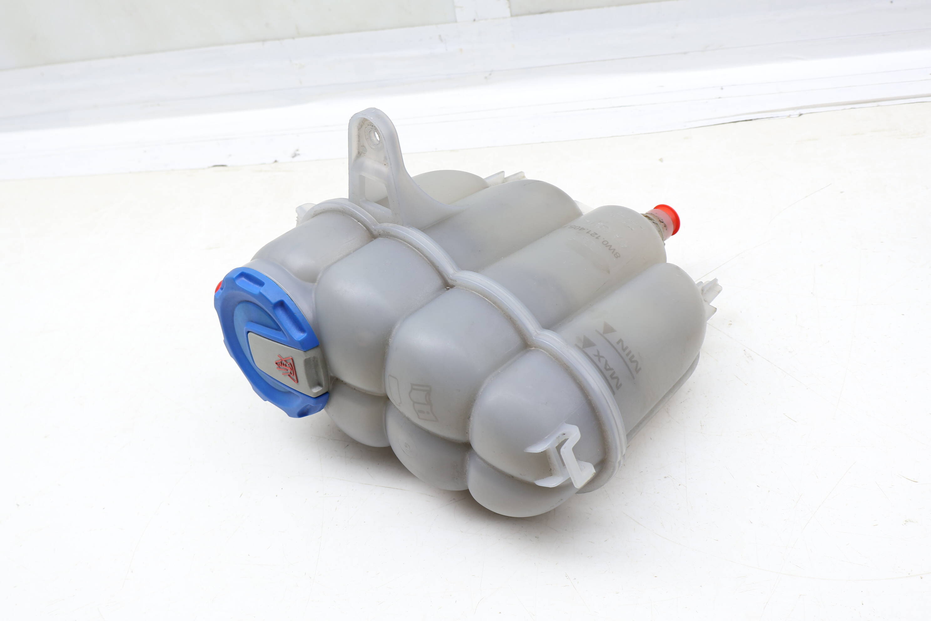 Coolant Reservoir / Tank / Bottle 8W0121405F