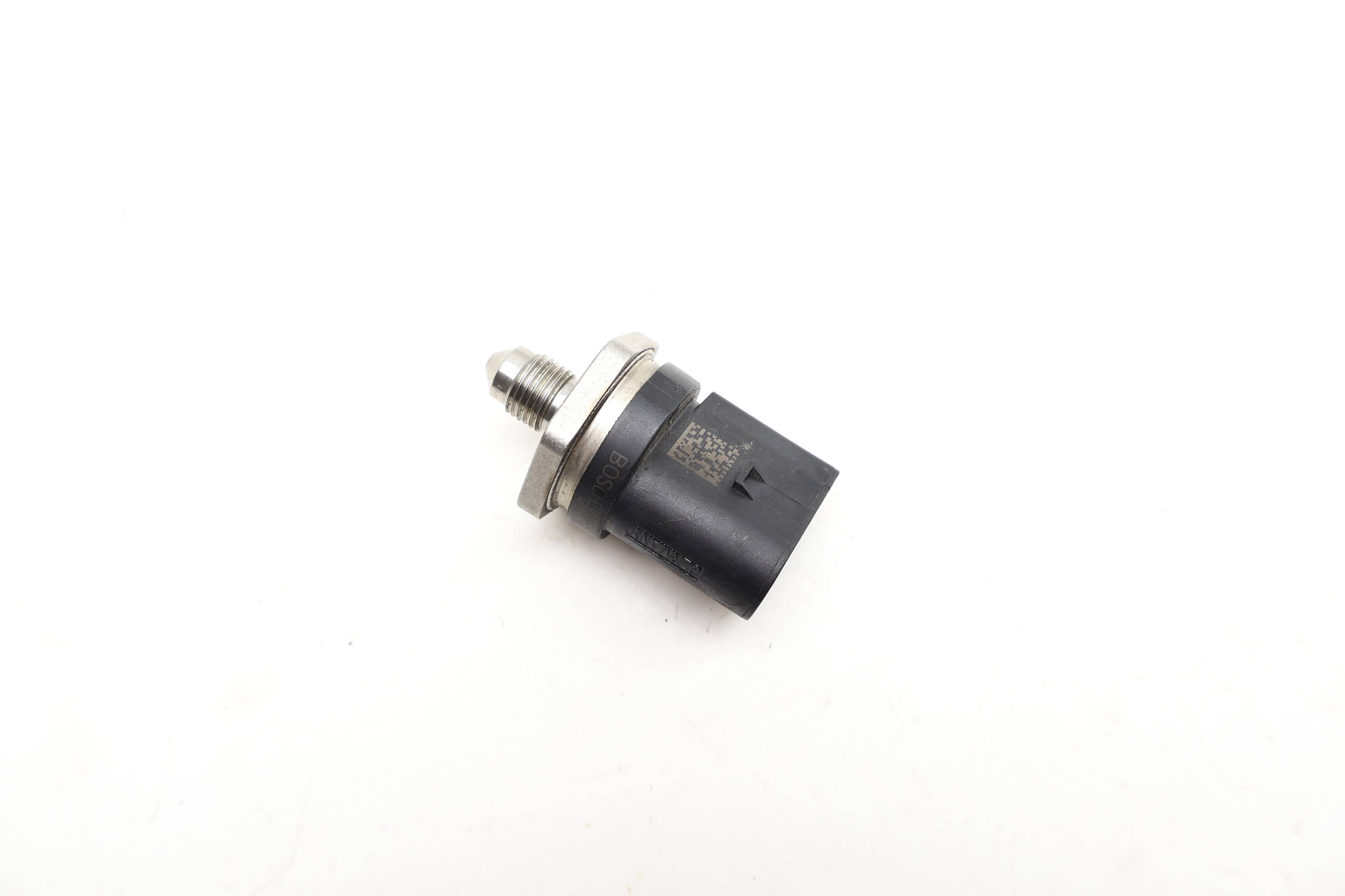 08-21 BMW X5 High Pressure Fuel Sensor 13537620946