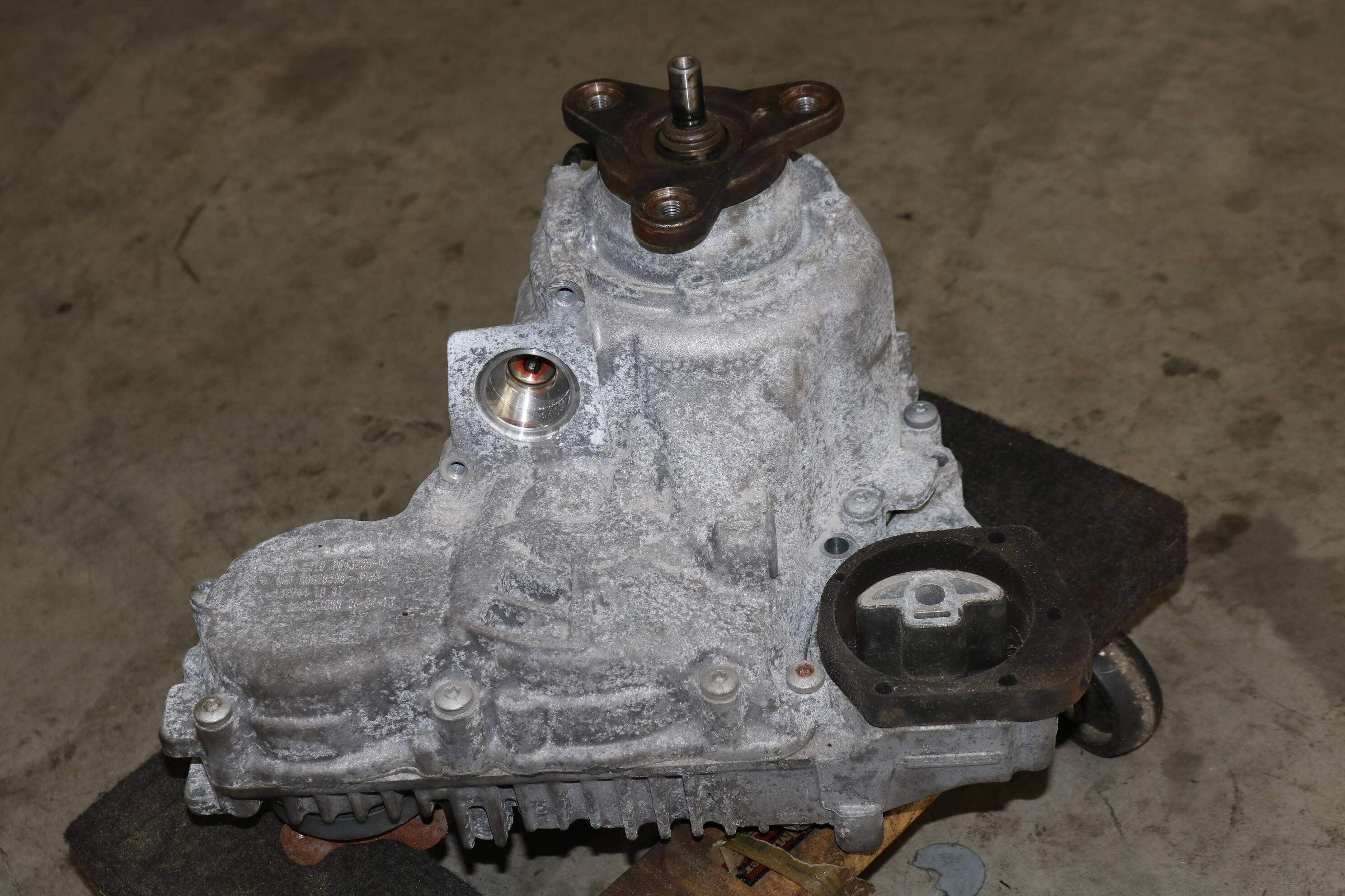 BMW Transfer Case / Box (X1) 27107643755