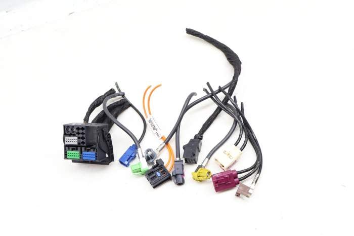 Display Unit / Radio Receiver Wiring Connector Set main product photo