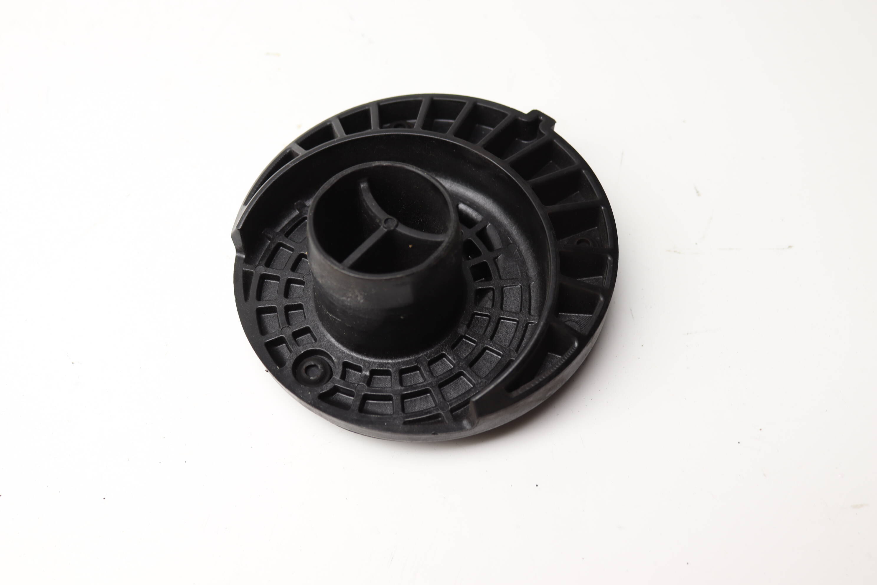 Upper Strut / Shock Mount 2053280337