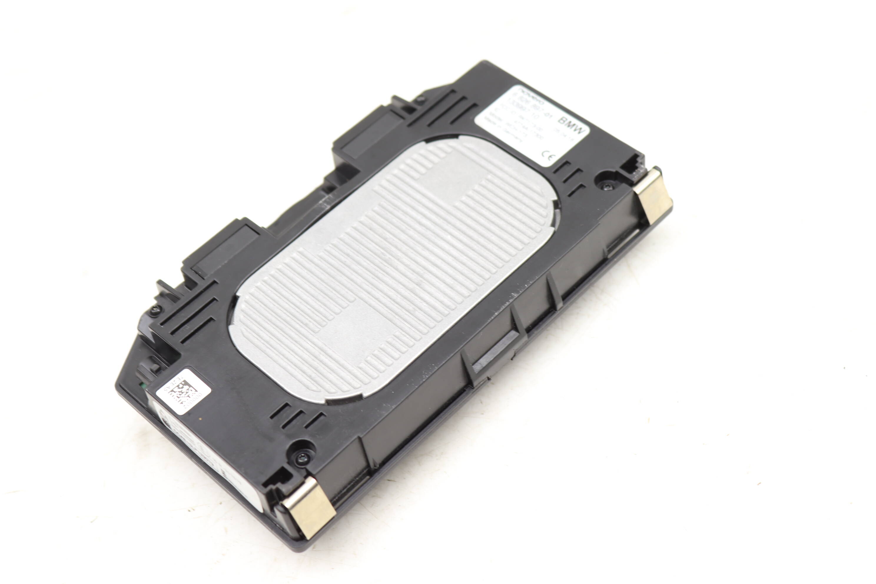 Wireless&#x20;Charging&#x20;Dock&#x20;84108719901