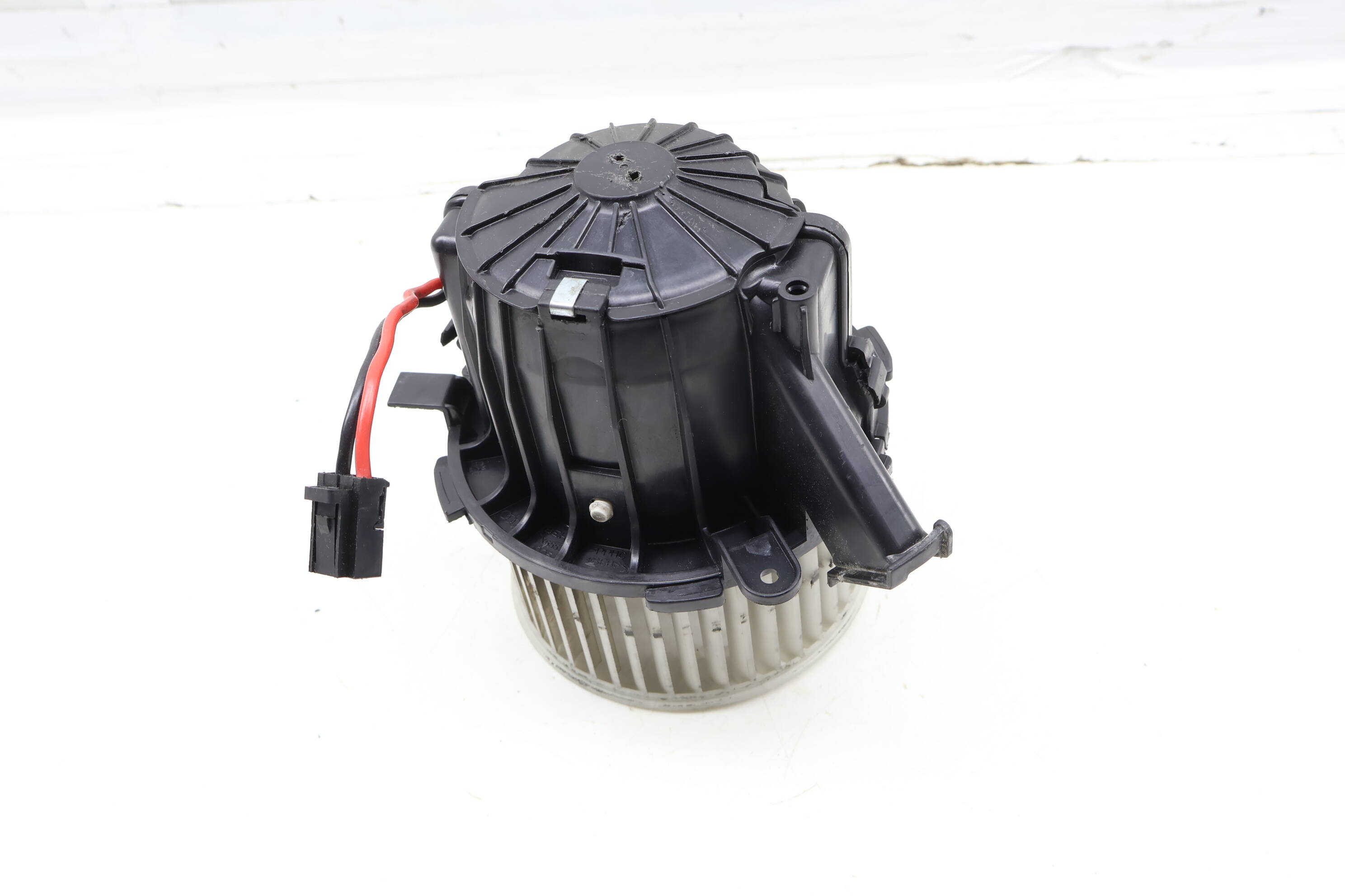 Blower Motor / Fan 8T1820021 PAB820021C