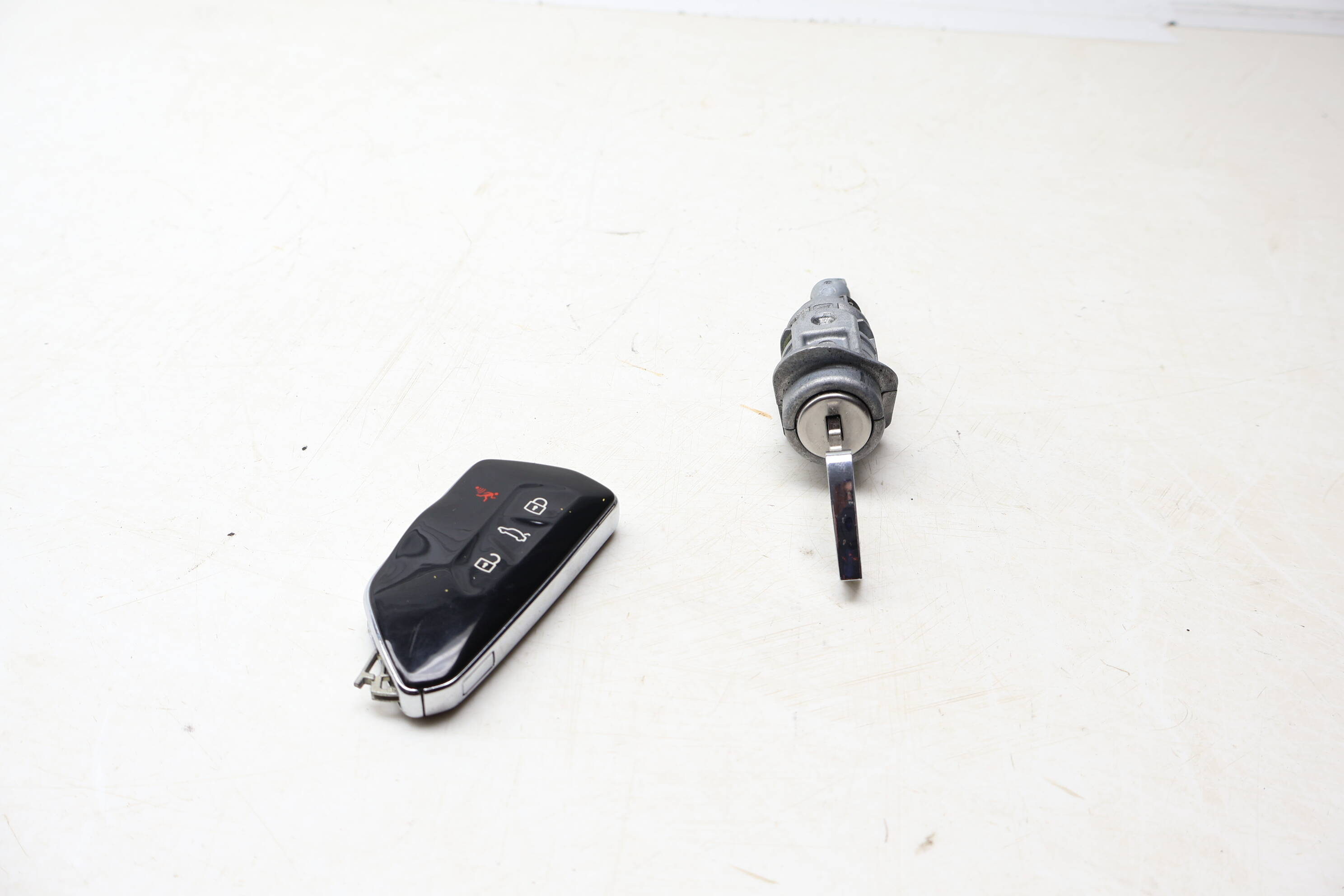 Lock Switch / Cylinder W/ Key 11A898374C