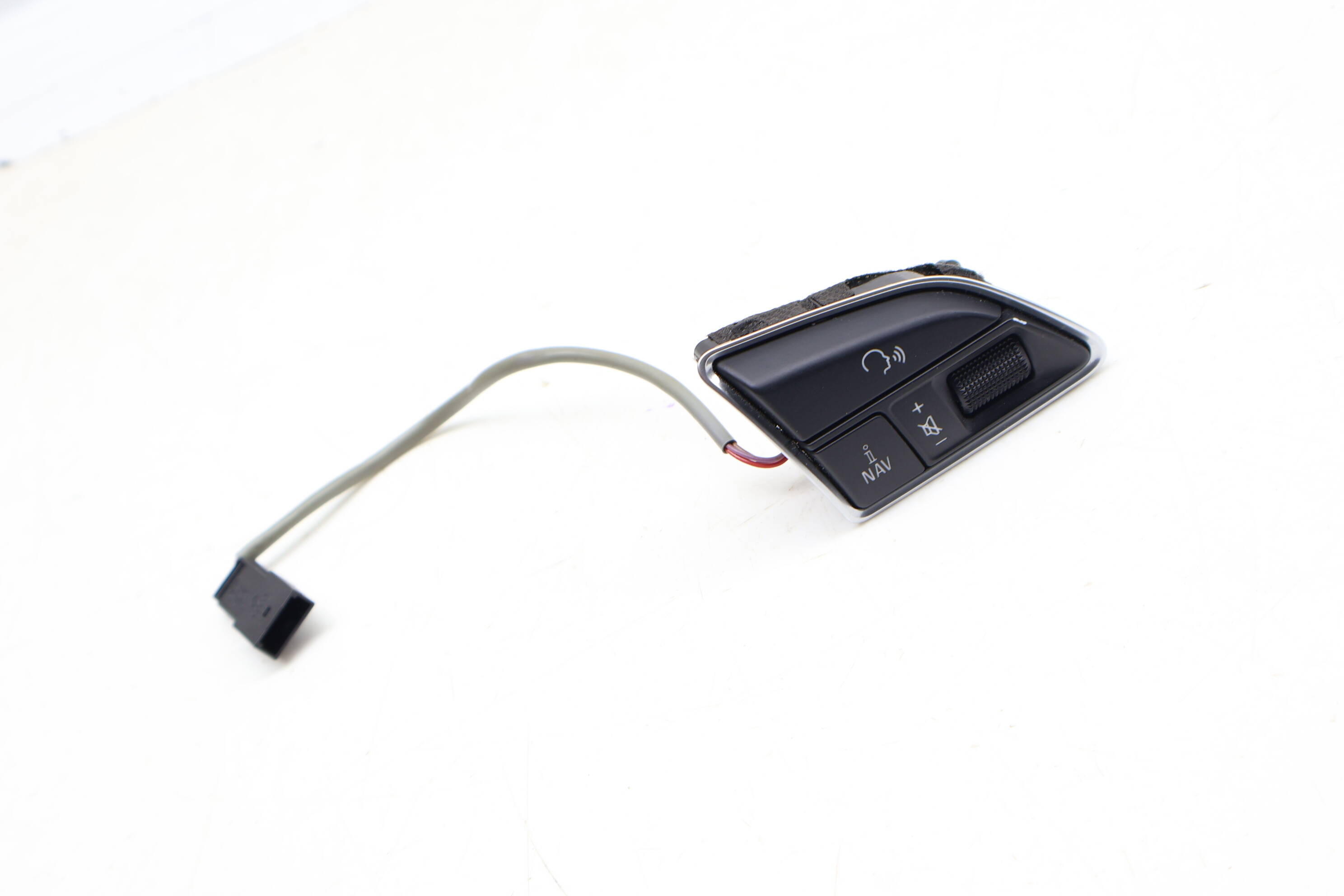 Steering Wheel Control Button / Switch 4L0951523D