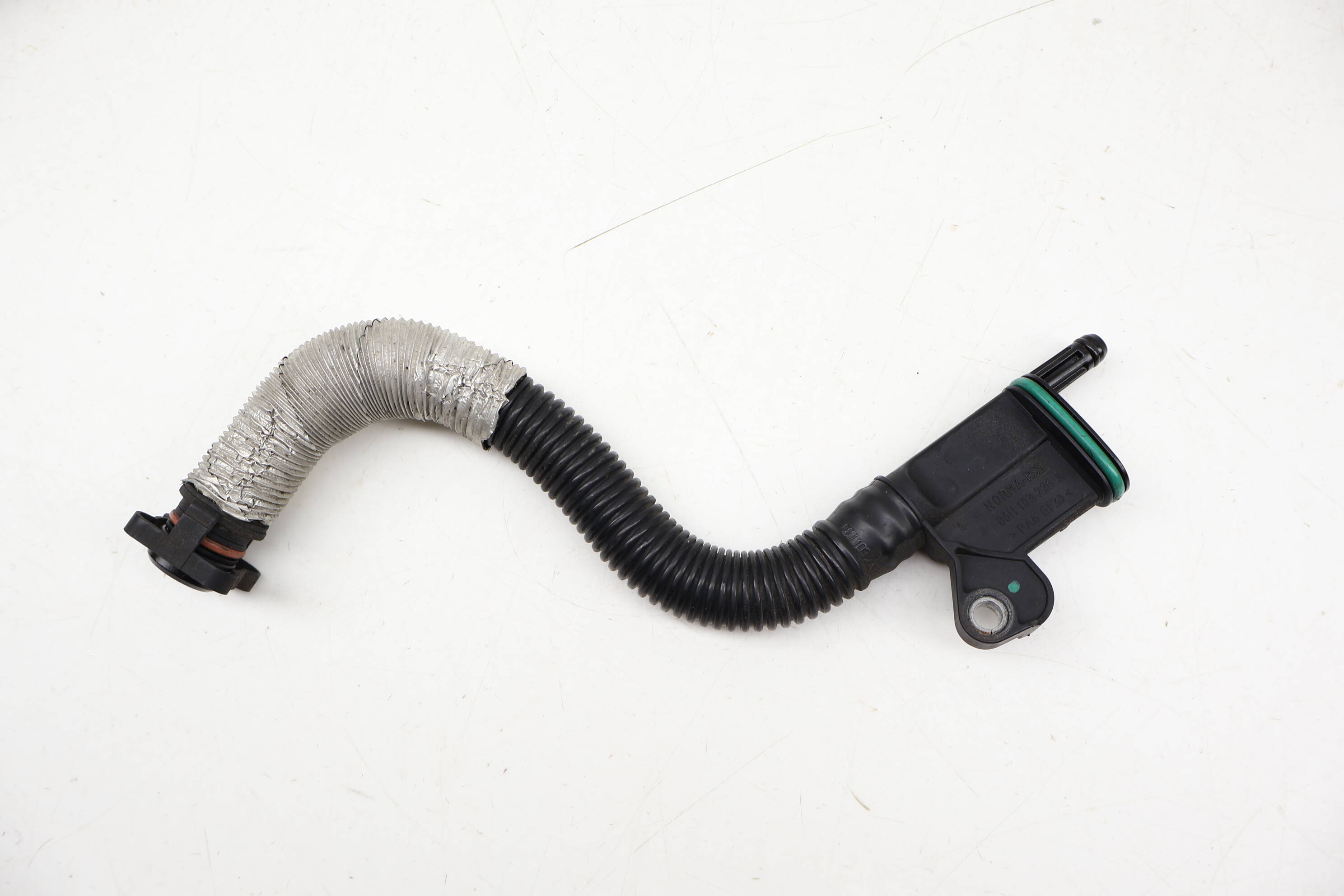Pcv Breather Hose / Line 06H103226A