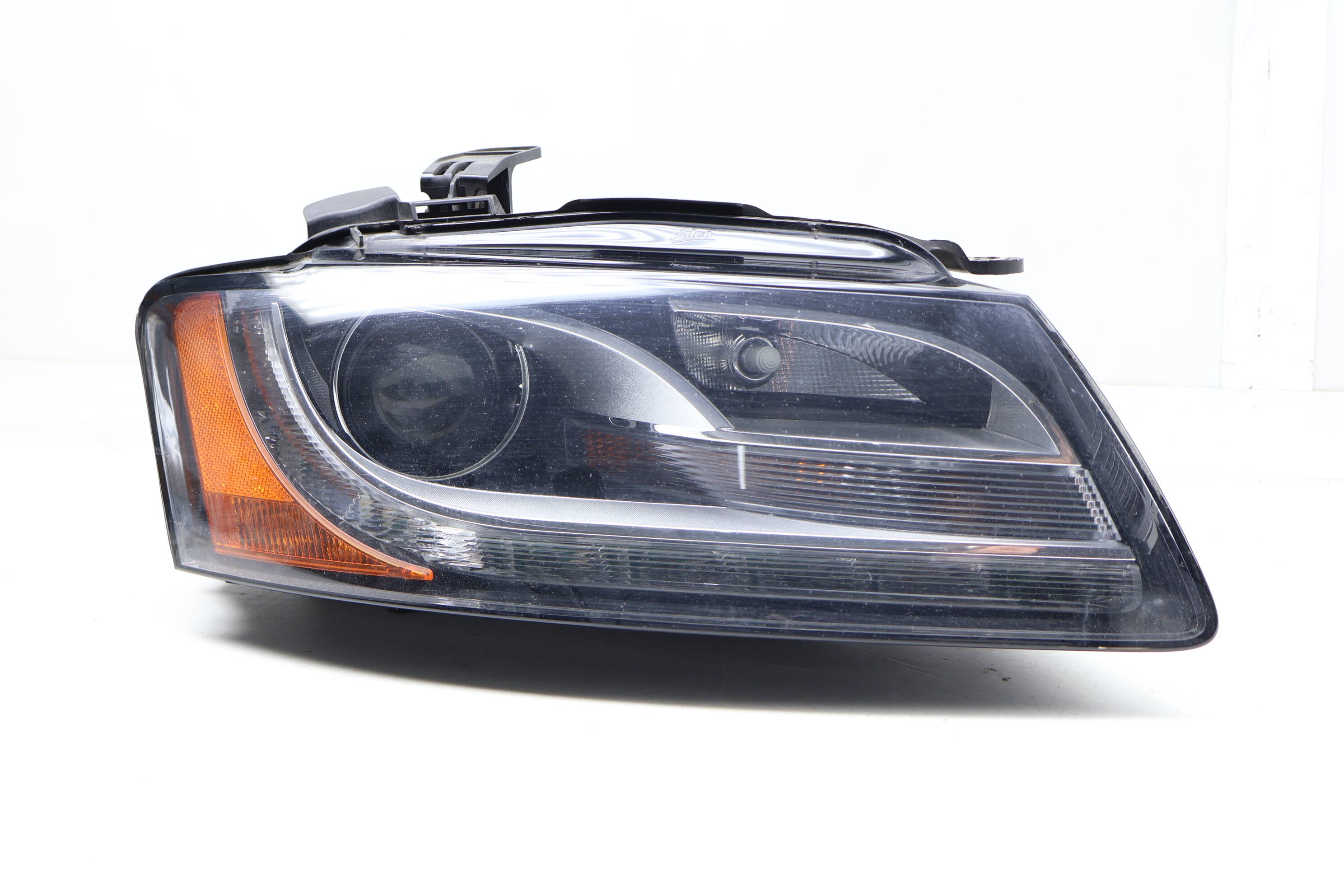 Hid Bi-Xenon Headlight / Headlamp 8T0941030AQ
