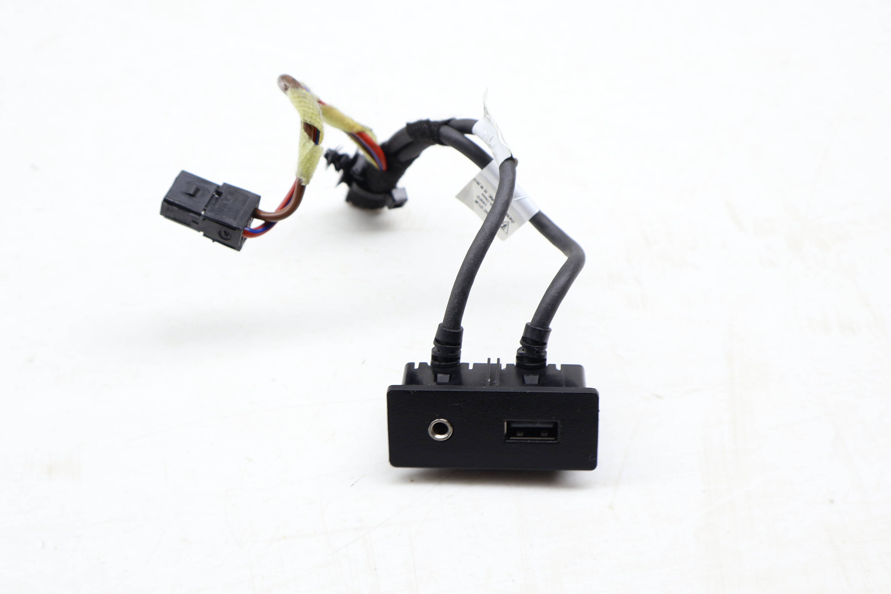 Porsche Aux-In / Usb Socket / Port 7PP035724D