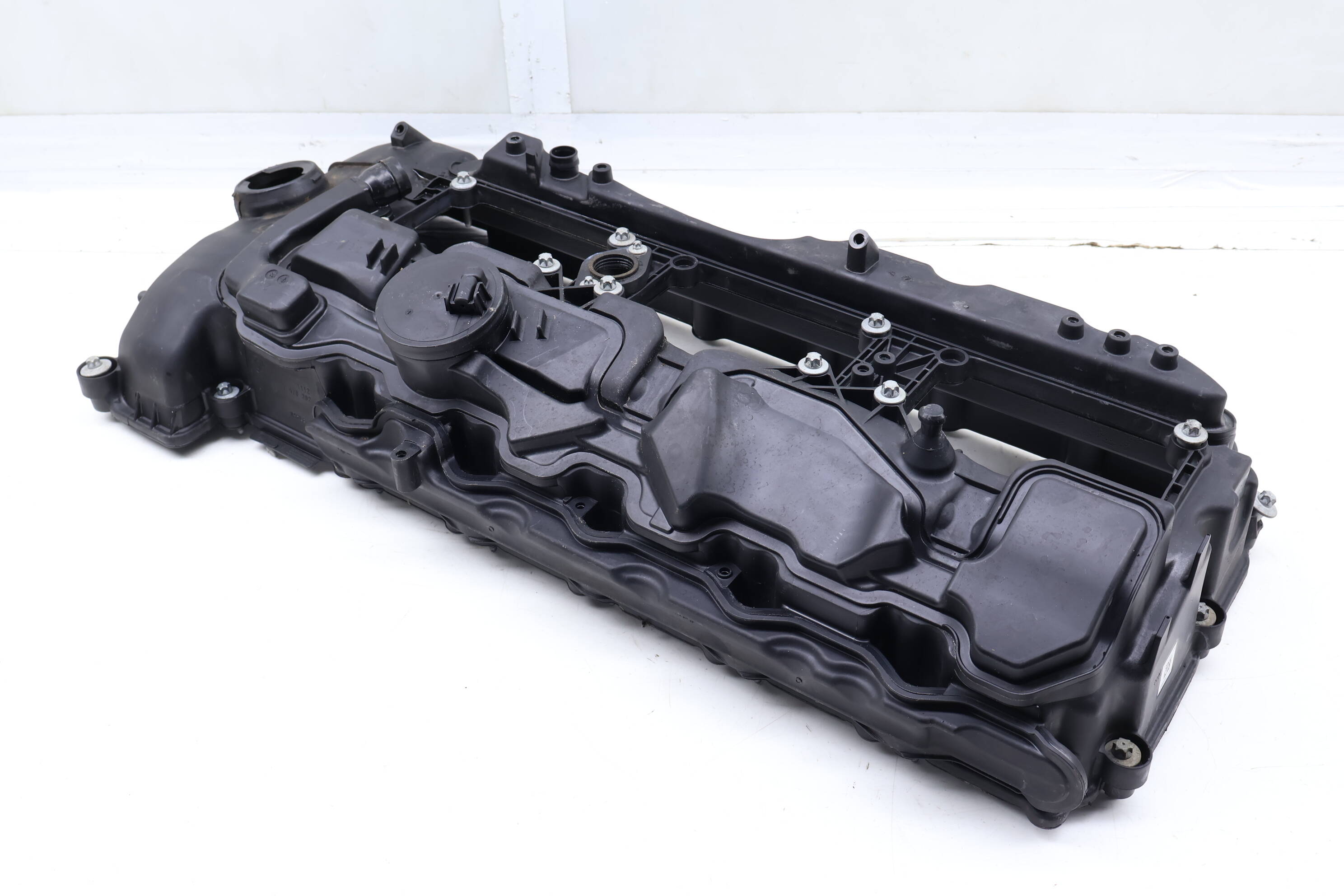 Engine Valve / Cylinder Head Cover 11127570292