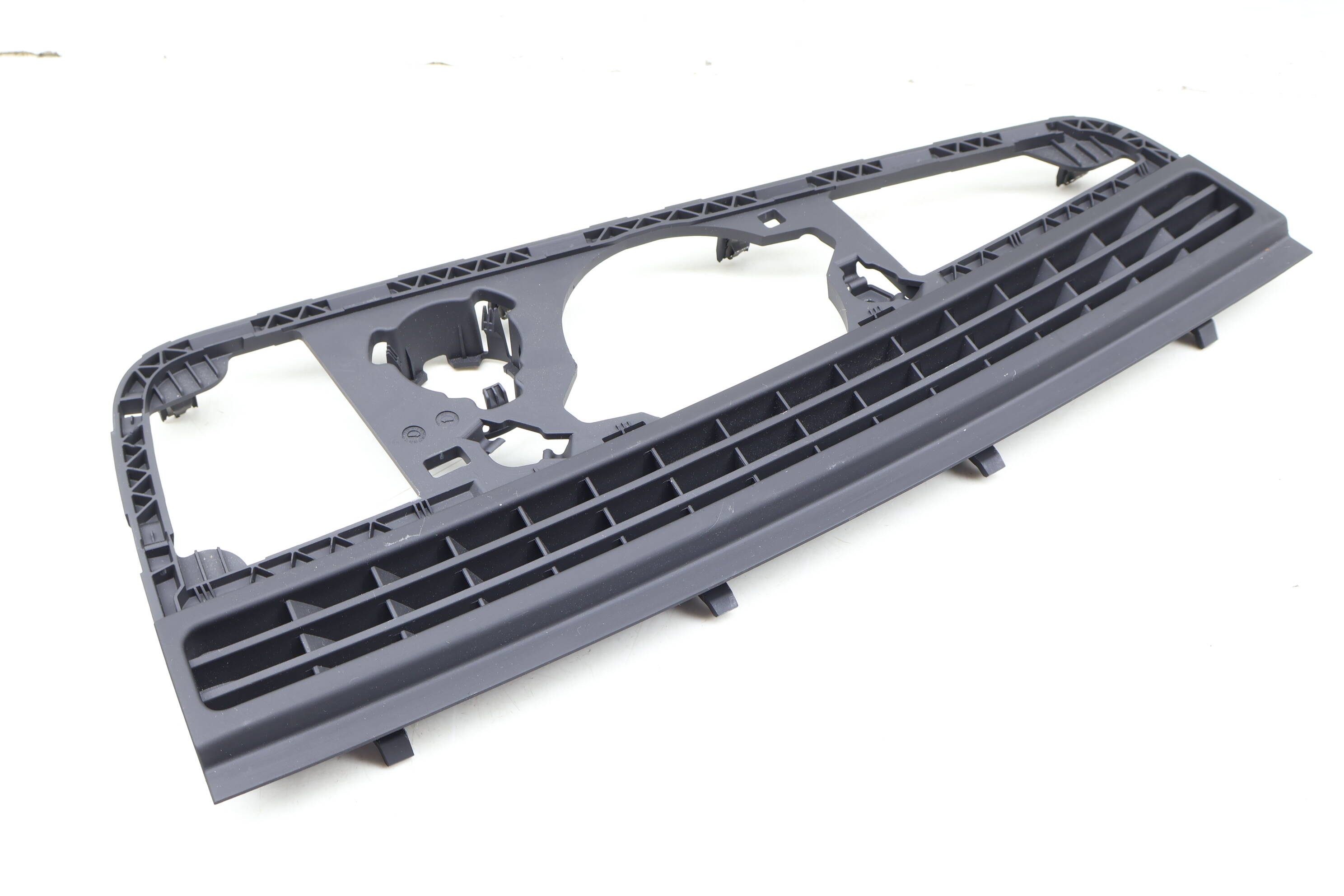 Upper Center Dash Bracket 4G1819635C