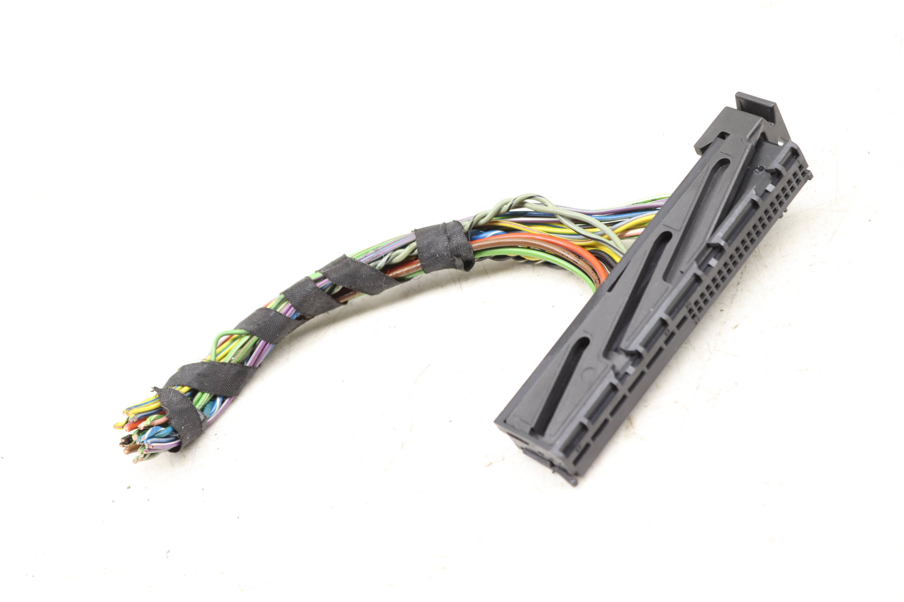 Suspension&#x20;Control&#x20;Module&#x20;Wiring&#x20;Connector&#x20;&#x2F;&#x20;Pigtail