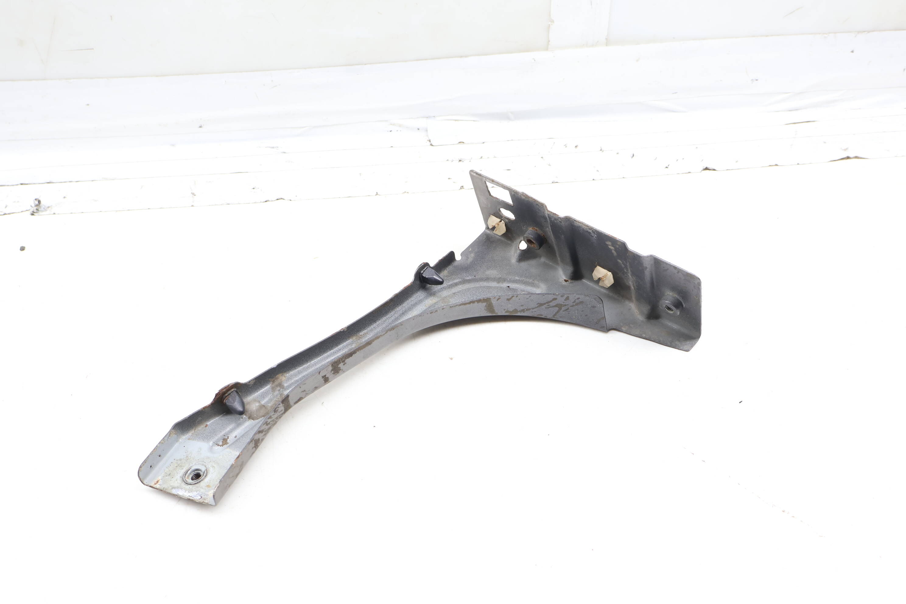 Fender Support Bracket 4Z7821136