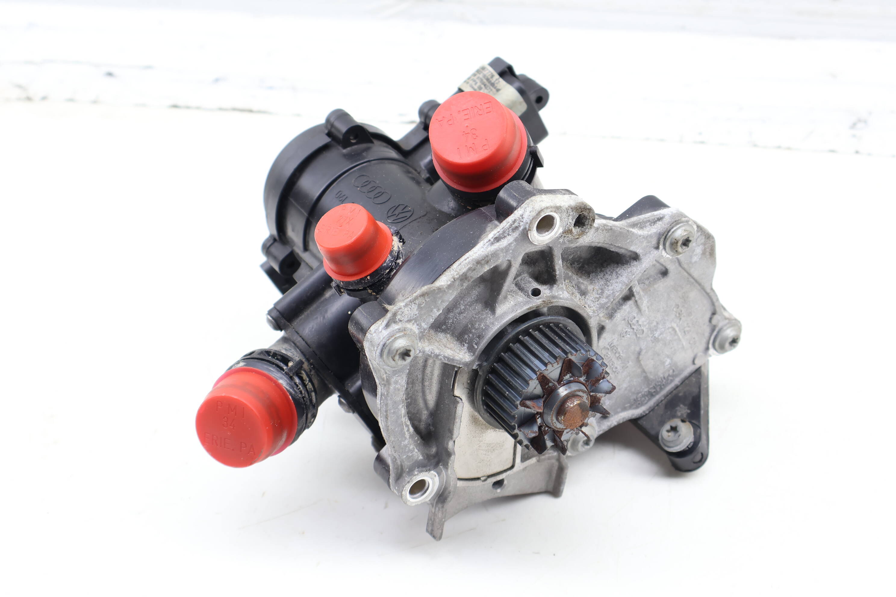 Thermostat / Water Pump Assembly 06K121011C