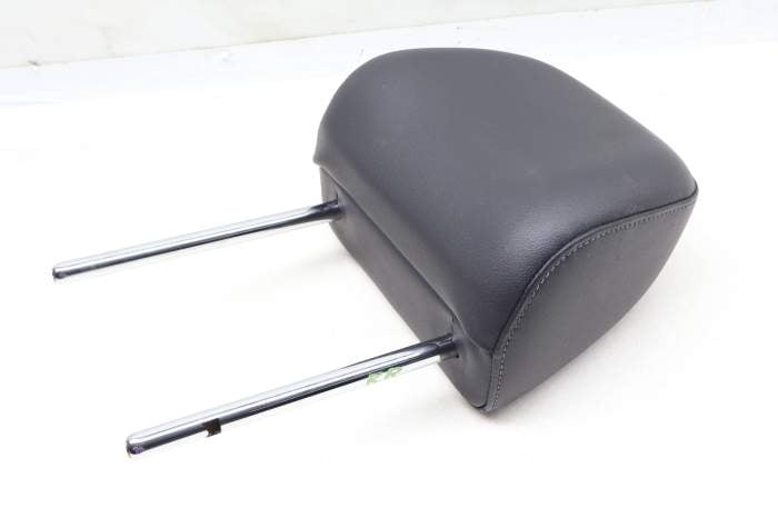 2Nd Row Headrest / Head Rest 3CN885901E main product photo