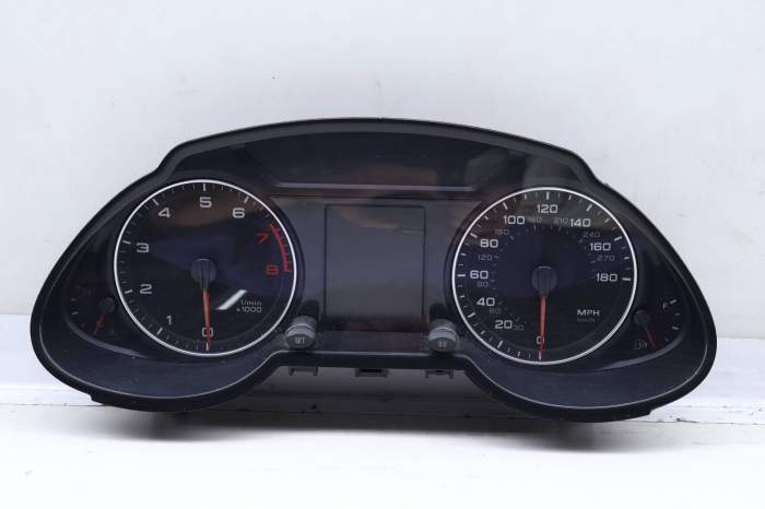 Instrument Cluster / Speedometer 8R0920981G main product photo