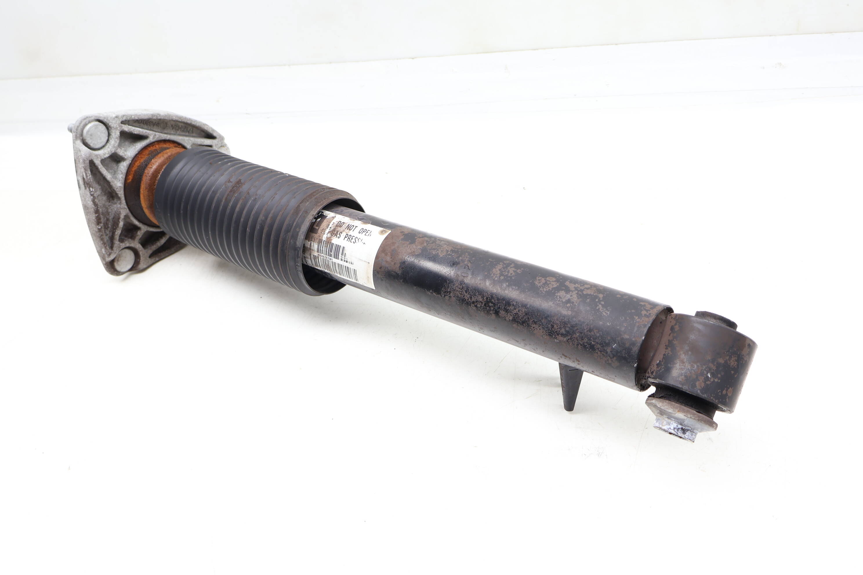 Strut / Shock Absorber 33526867875