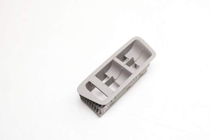 Master Window Switch Trim 5GM867255A main product photo