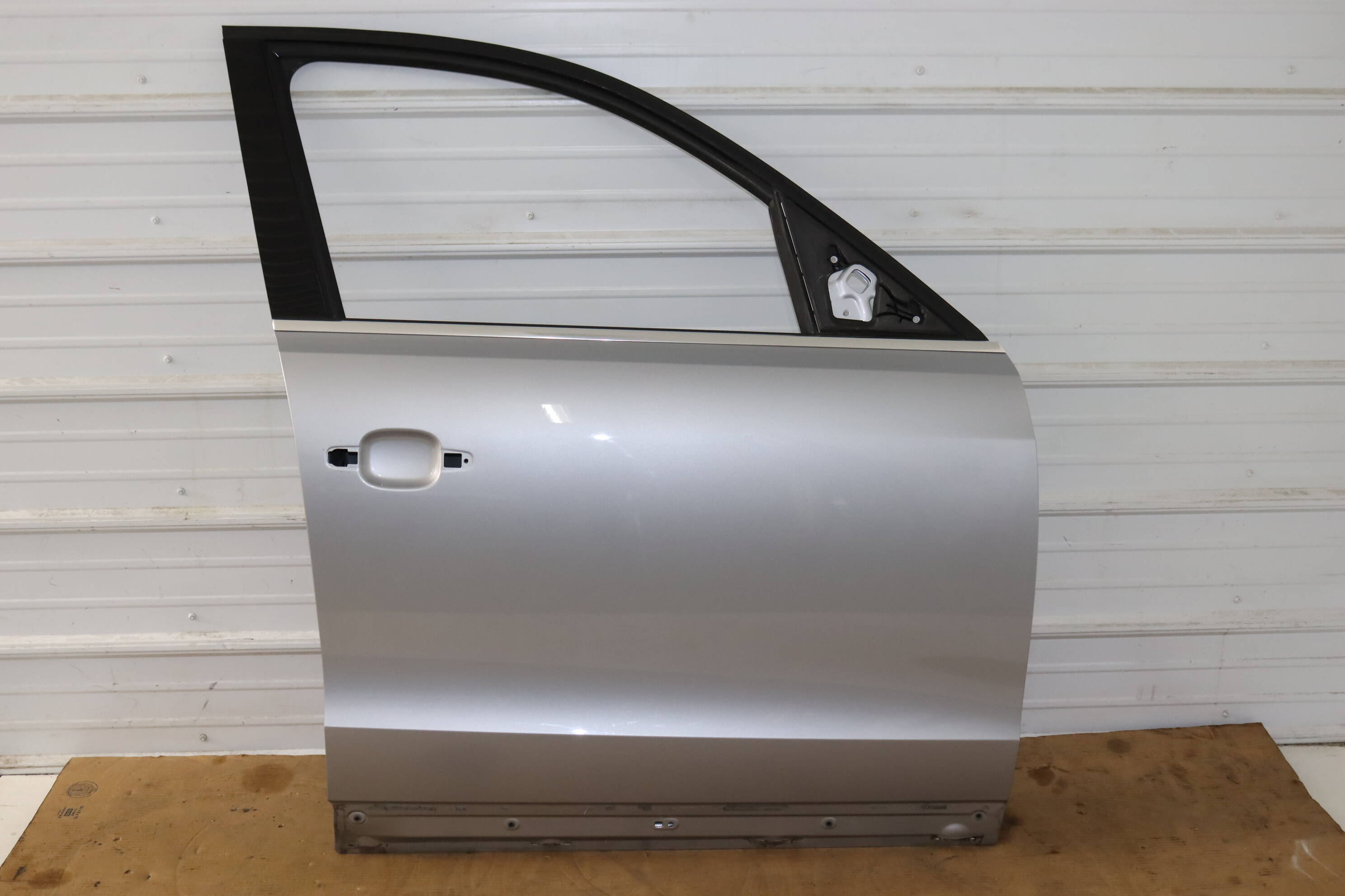 Door Shell / Skin / Frame 8R0831052E