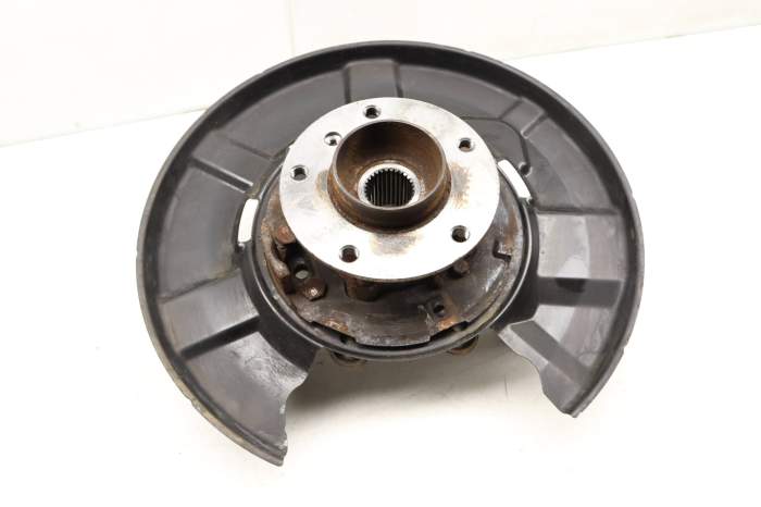 Spindle Knuckle W/ Wheel Bearing 33326788050 main product photo
