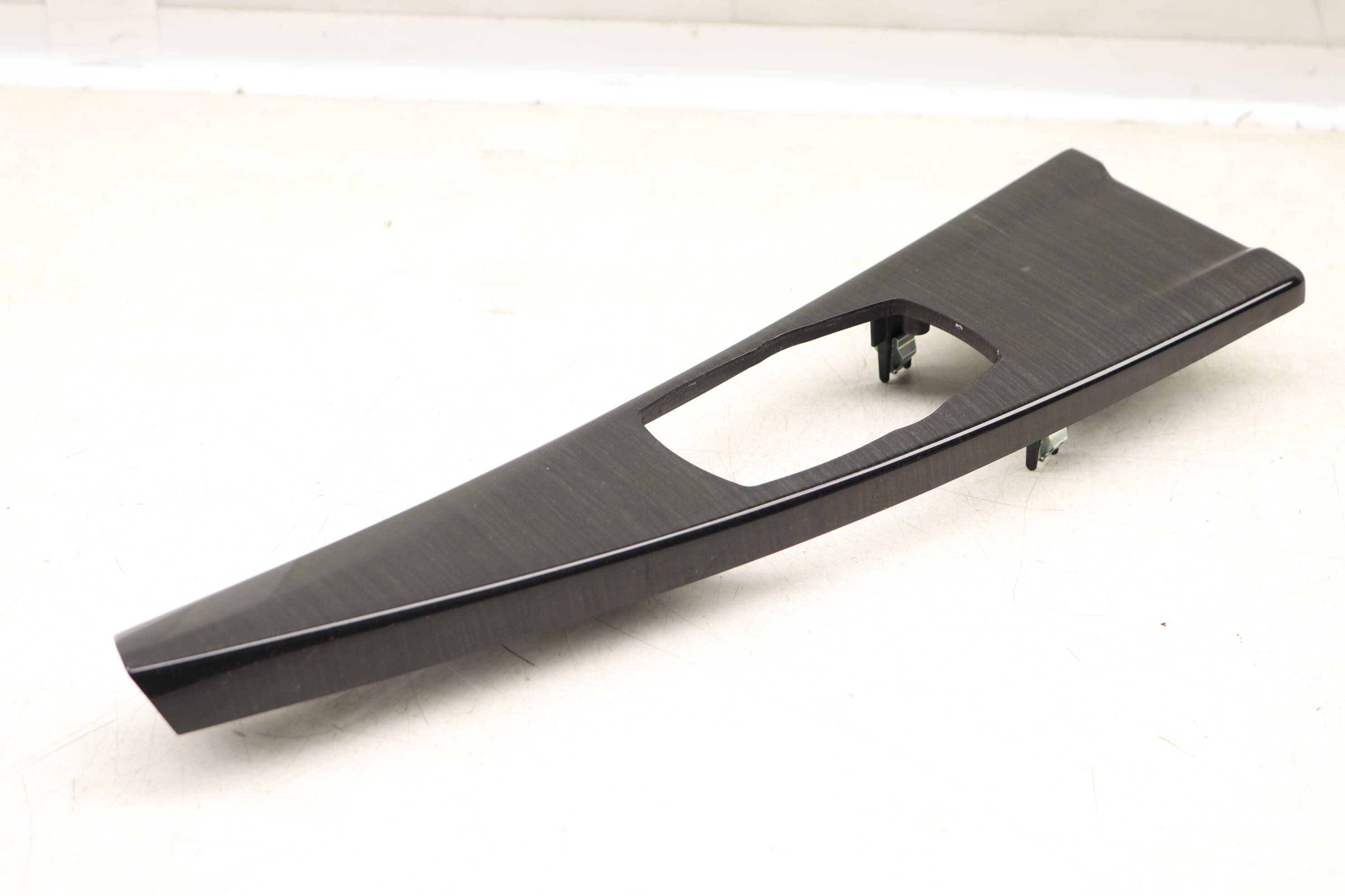 Center&#x20;Console&#x20;Trim&#x20;&#x2F;&#x20;Bezel&#x20;51169232083