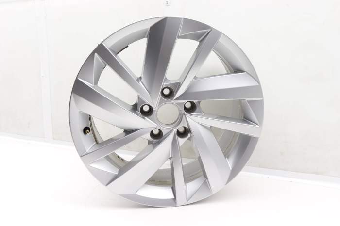 17" Inch Alloy Rim / Wheel 561601025S main product photo