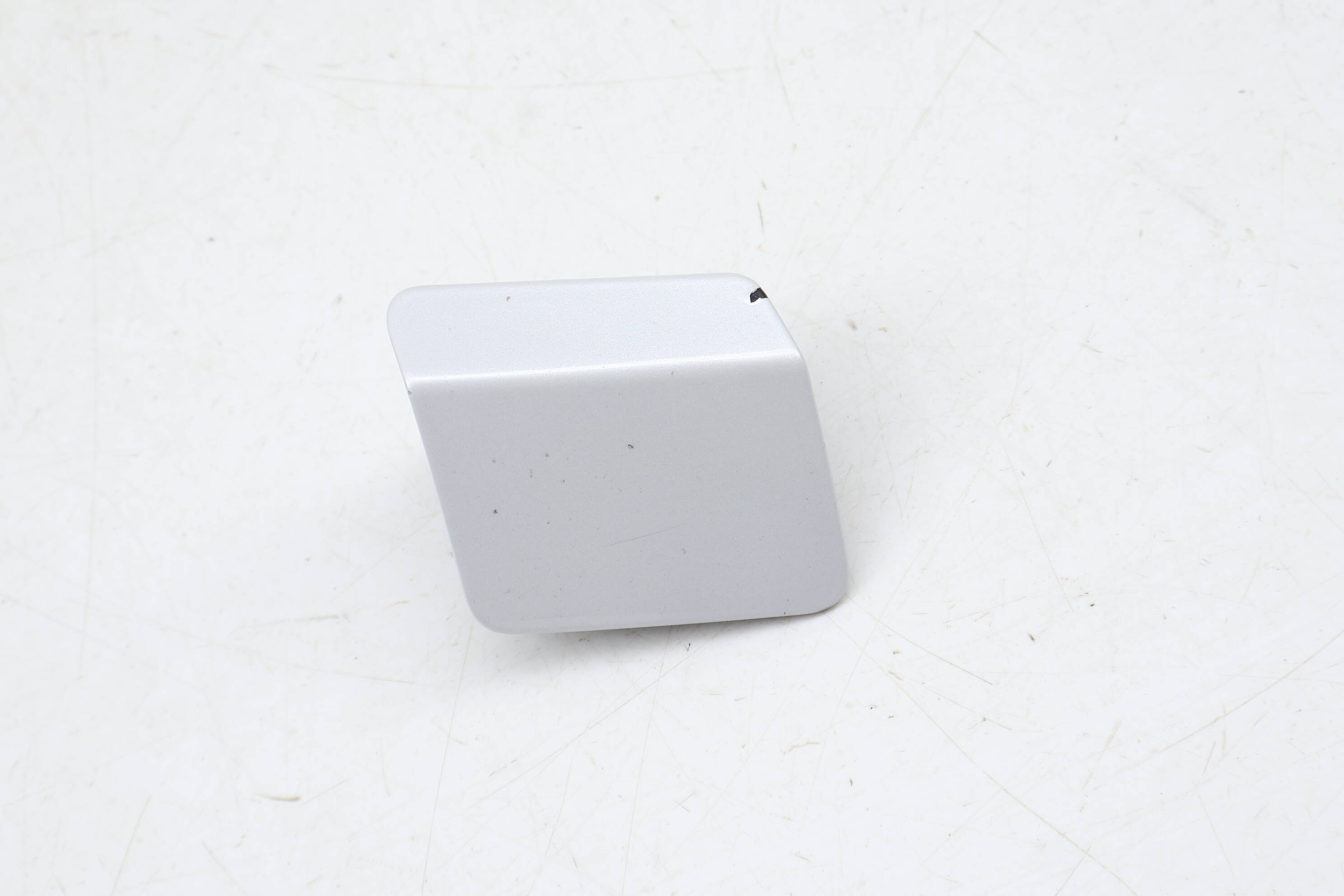 Headlight&#x20;Washer&#x20;Cap&#x20;&#x2F;&#x20;Cover&#x20;&#x28;M&#x29;&#x20;8053890