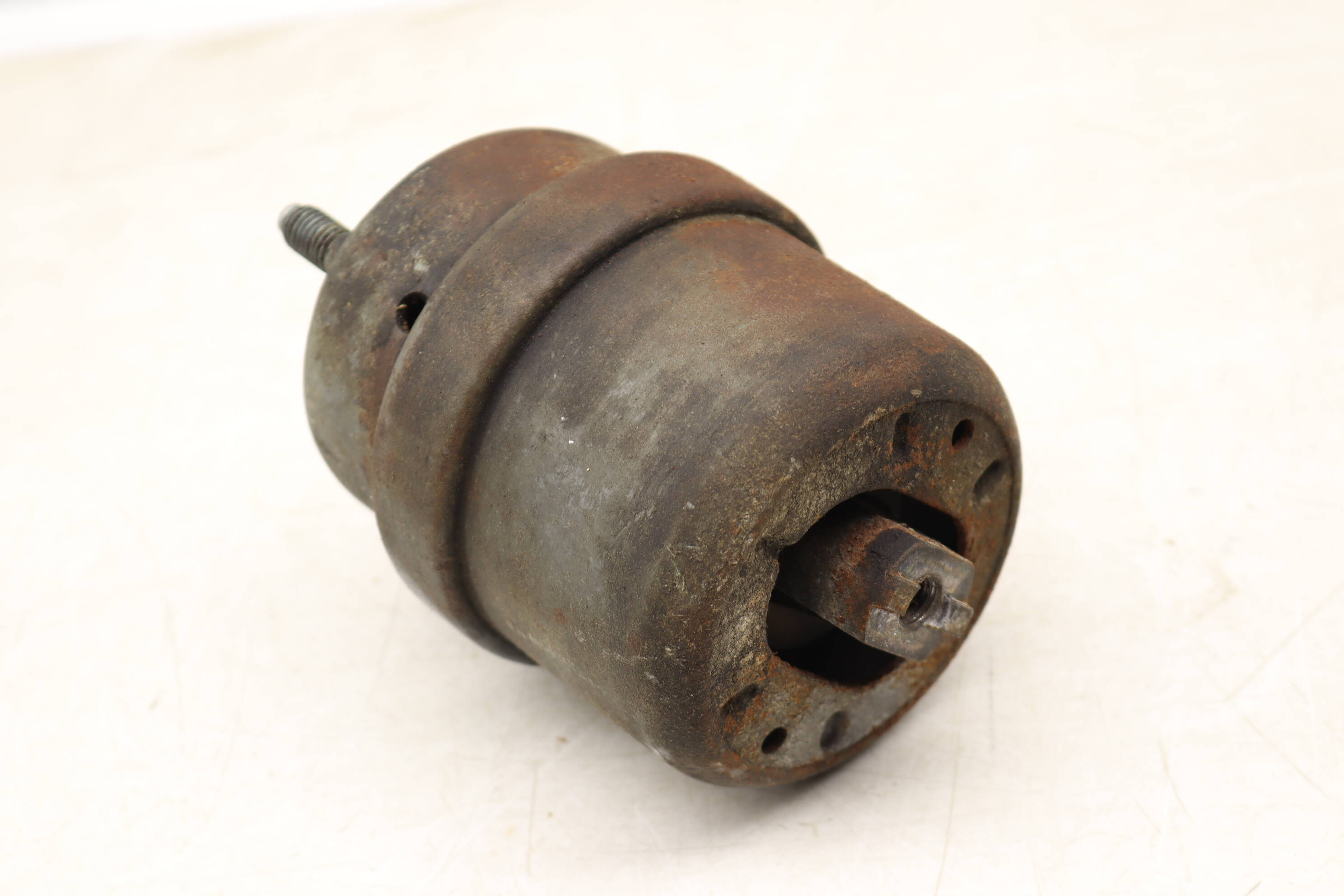 Engine / Motor Mount 7D0199132D