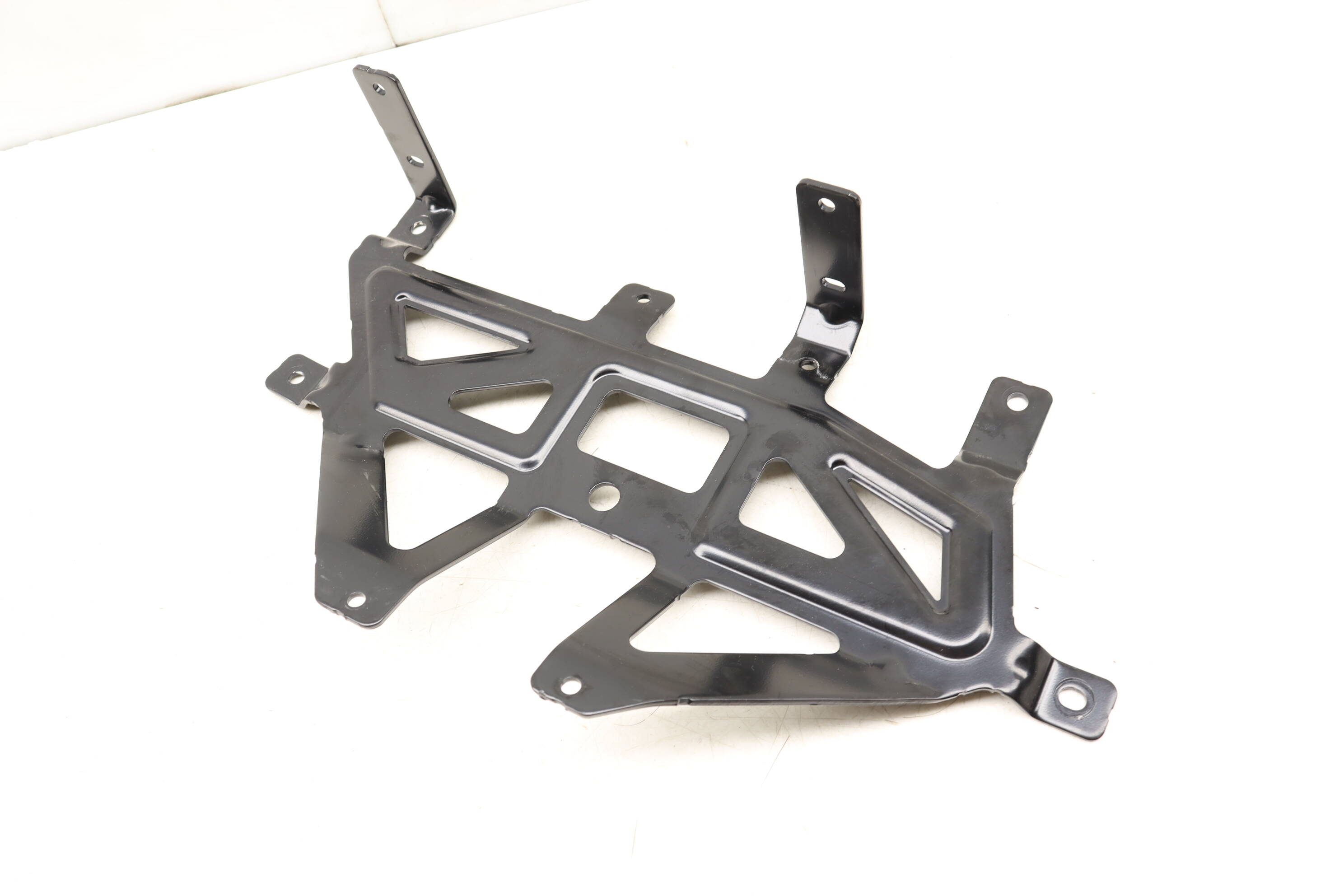 Electric Motor High-Voltage Heater Exchanger Bracket 9J1963285