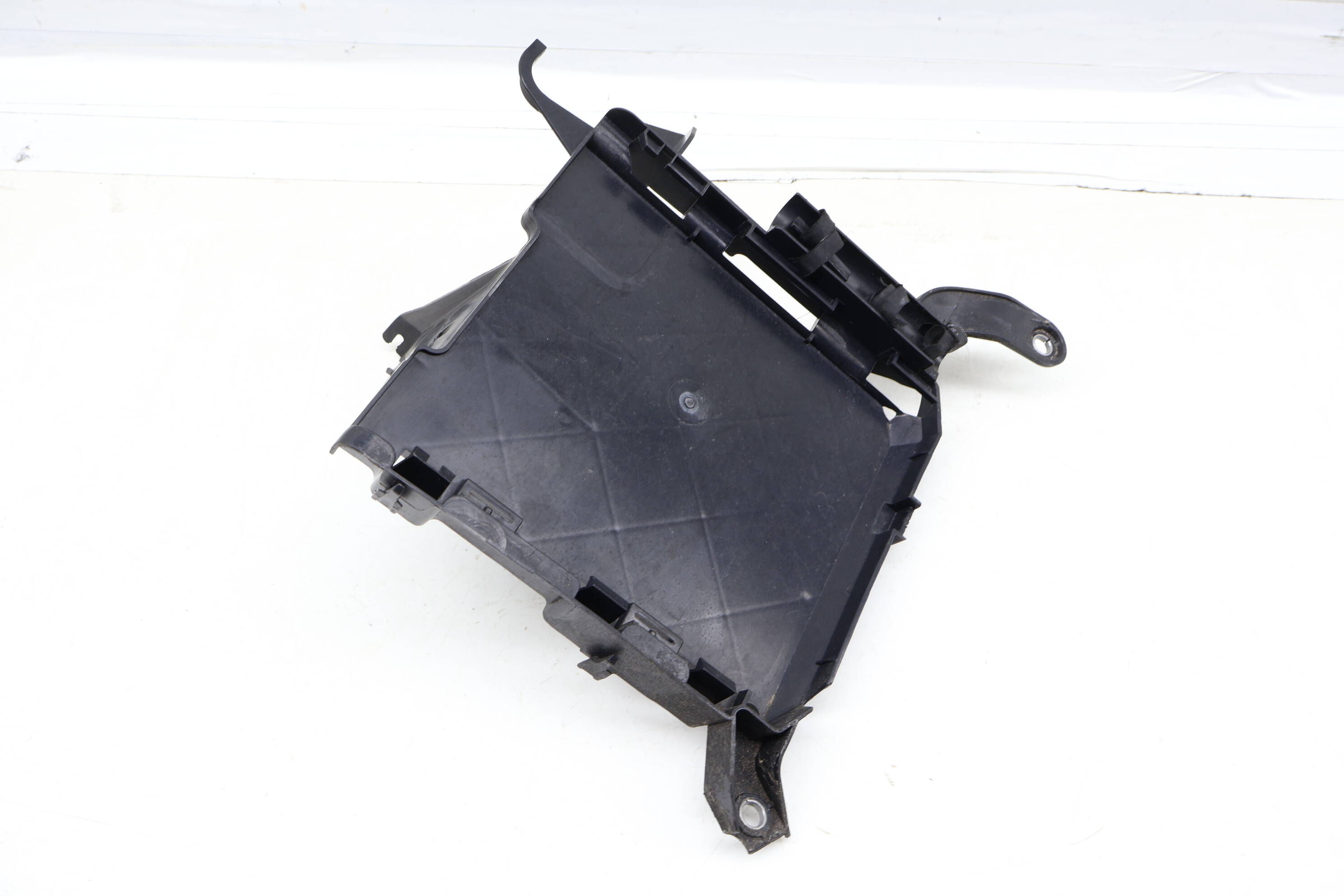 Ecu / Ecm / Engine Control Module Bracket 8W0907647A