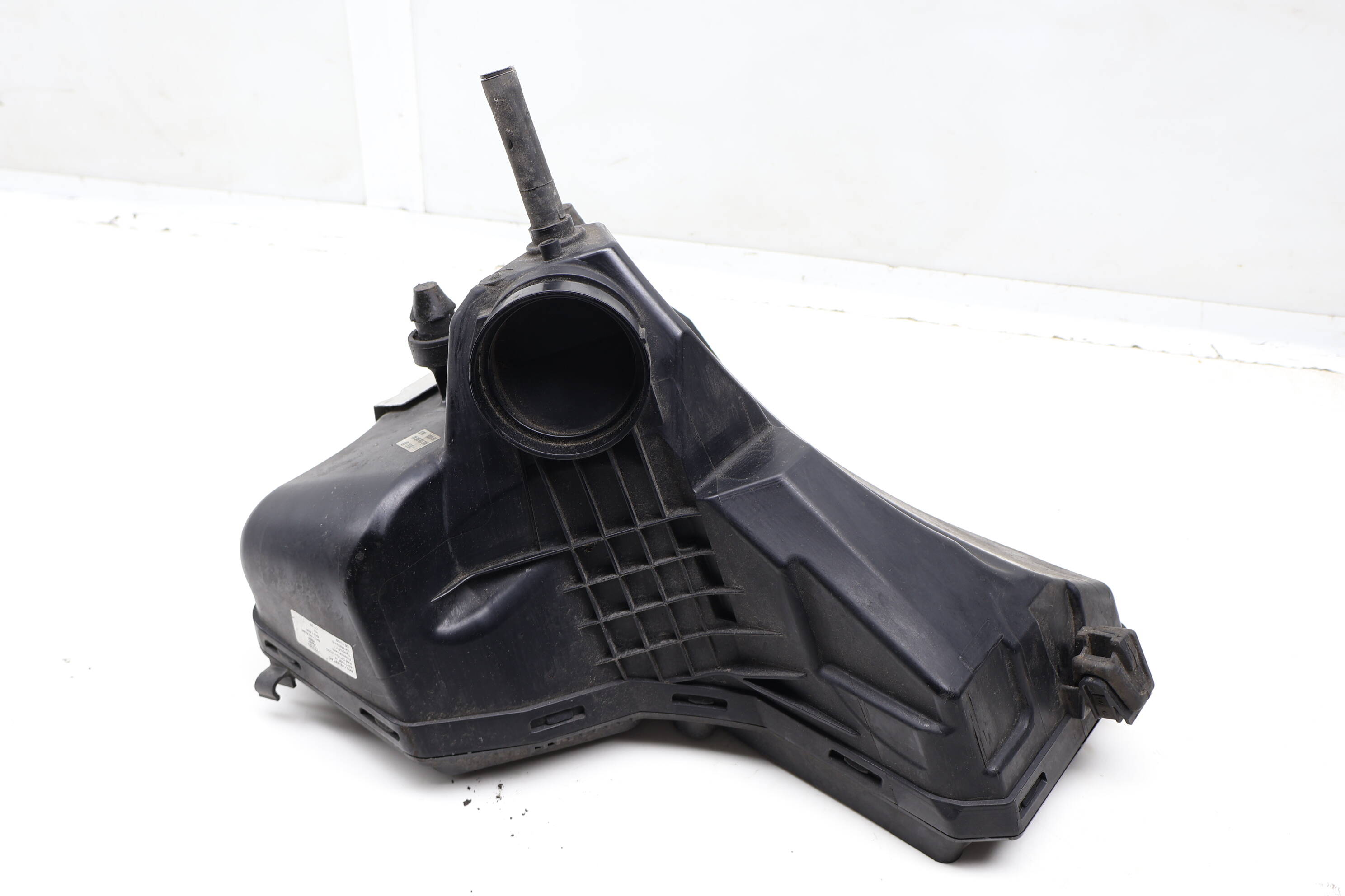 Lower Air Cleaner Filter Box / Housing 8K0133837AC