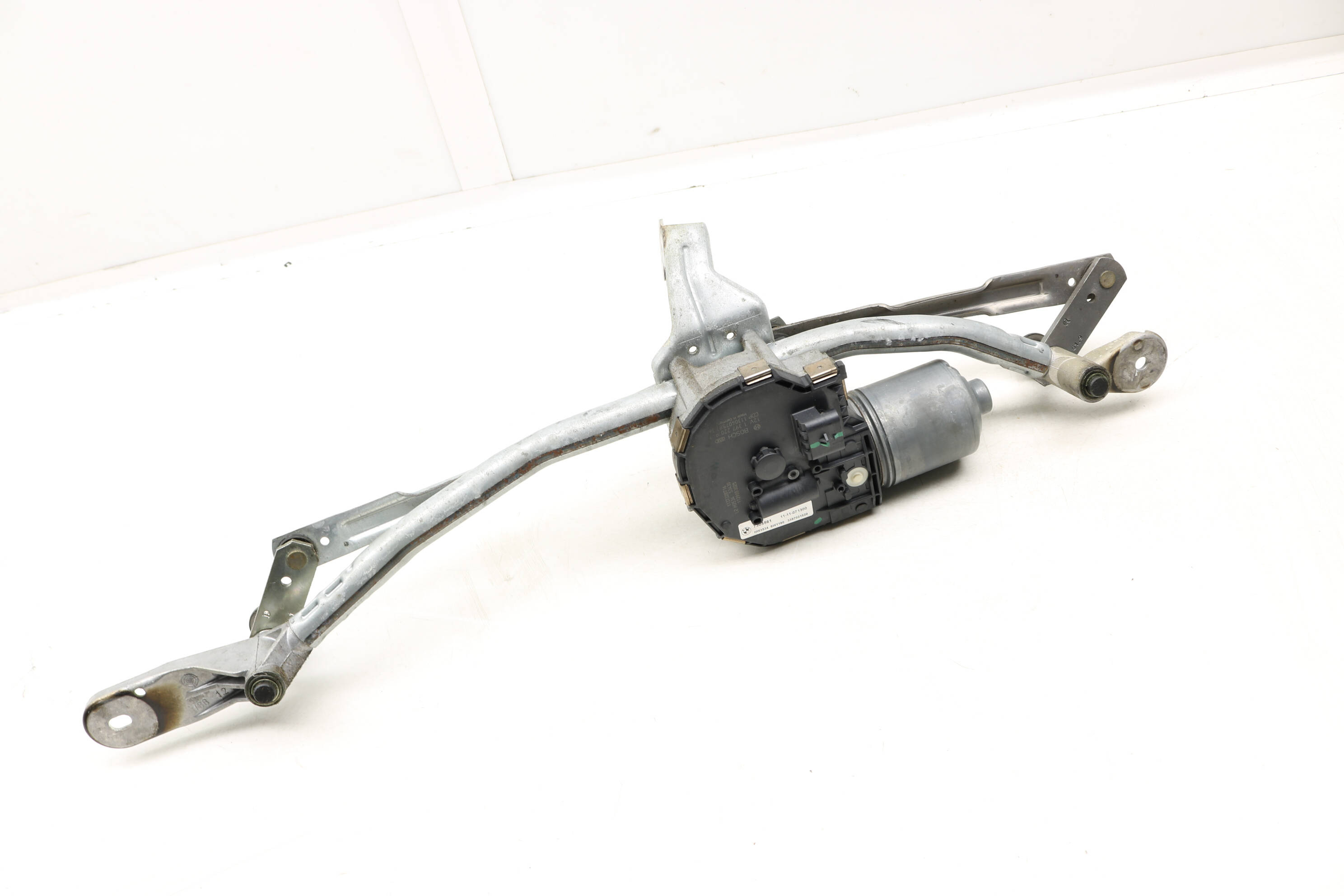 Windshield Wiper Transmission W/ Motor 61617306266