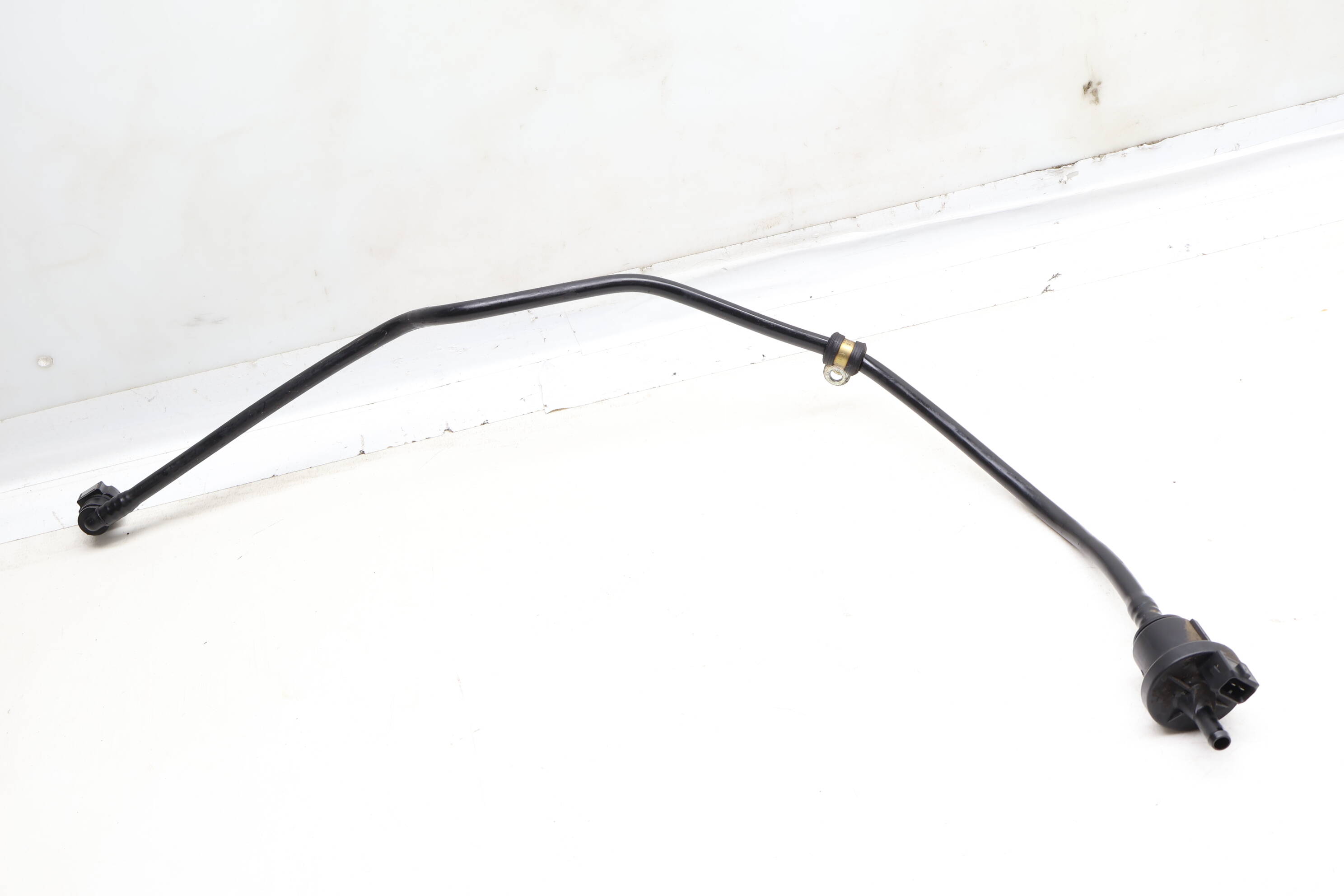 Fuel Valve / Breather Line 99611012904