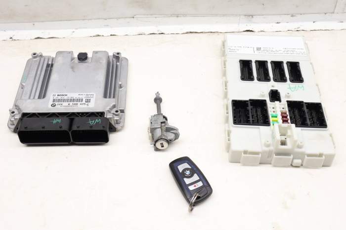 Ecu Dme / Fem Module / Lock Cylinder W/ Key 13618588425 main product photo