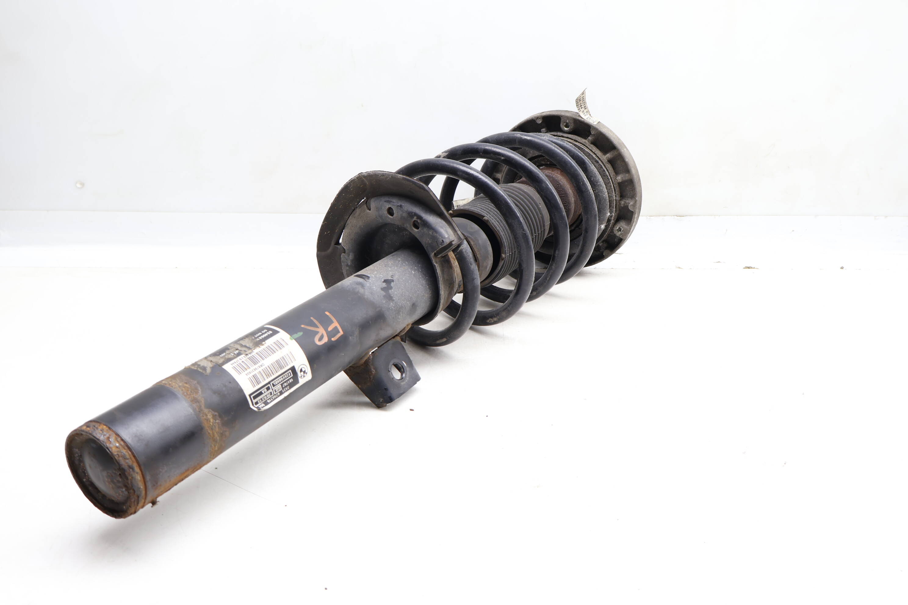 BMW Front Right Strut Shock / Spring Assembly 31316796316